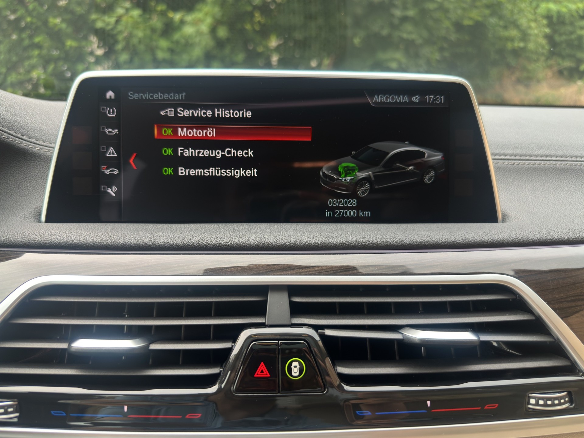 BMW 750i xDrive (CH) Swiss Premium-image-24
