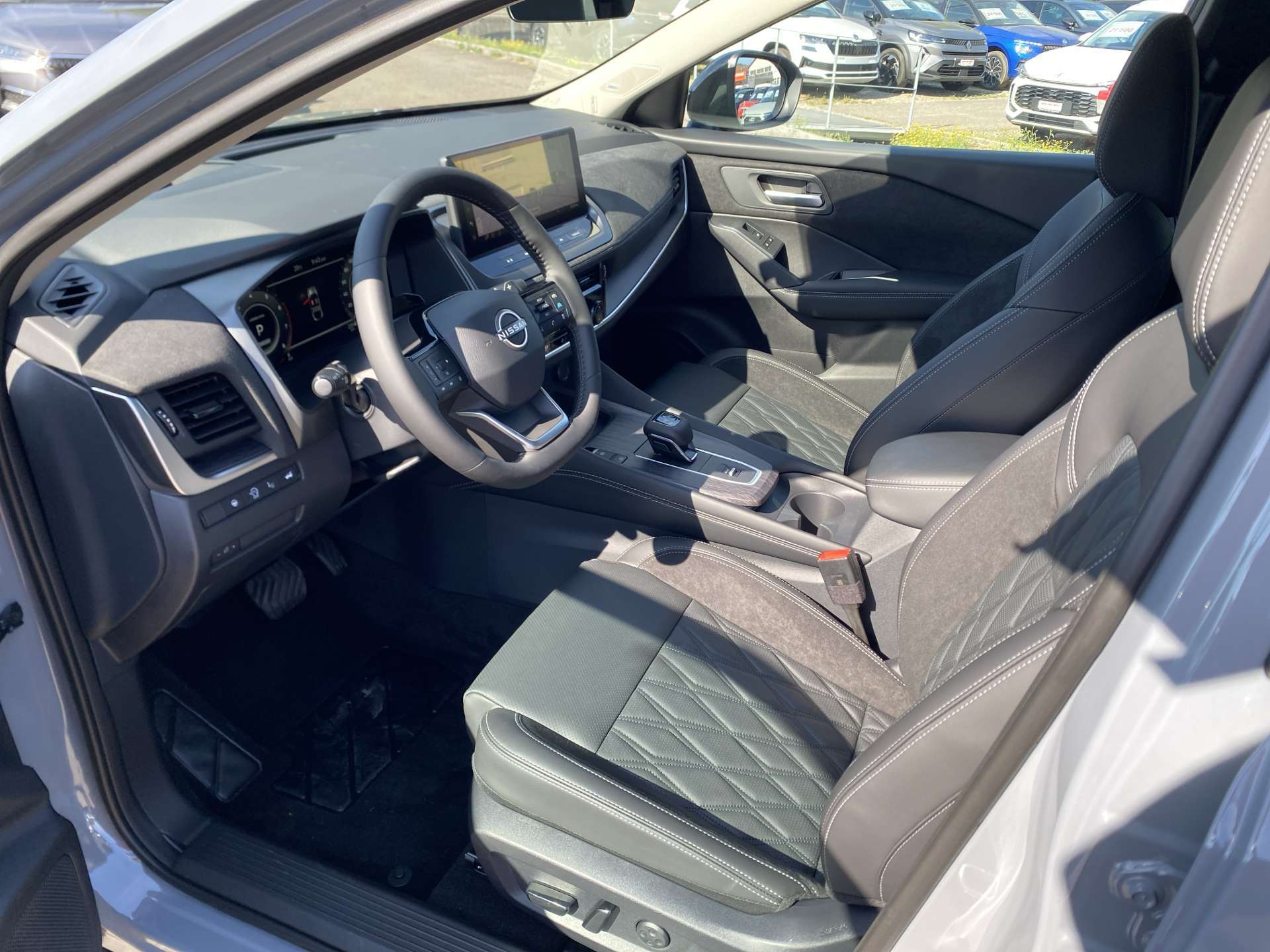 NISSAN Qashqai 1.3 DIG-T MHEV Tekna+ 4x4 Xtronic-Automat-image-5