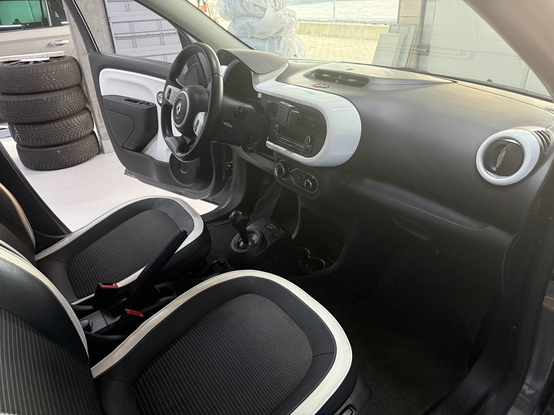 RENAULT Twingo 0.9 Liberty EDC-image-8