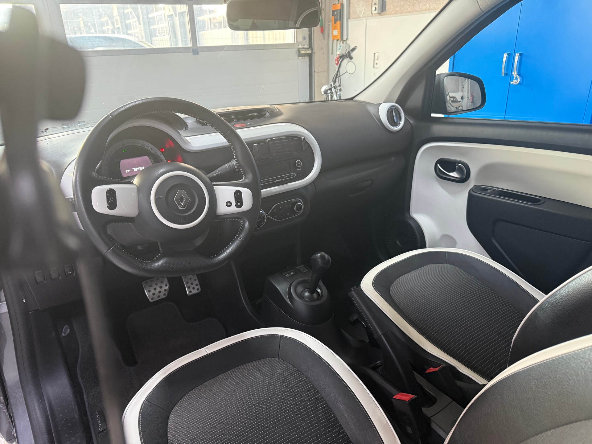 RENAULT Twingo 0.9 Liberty EDC-image-6
