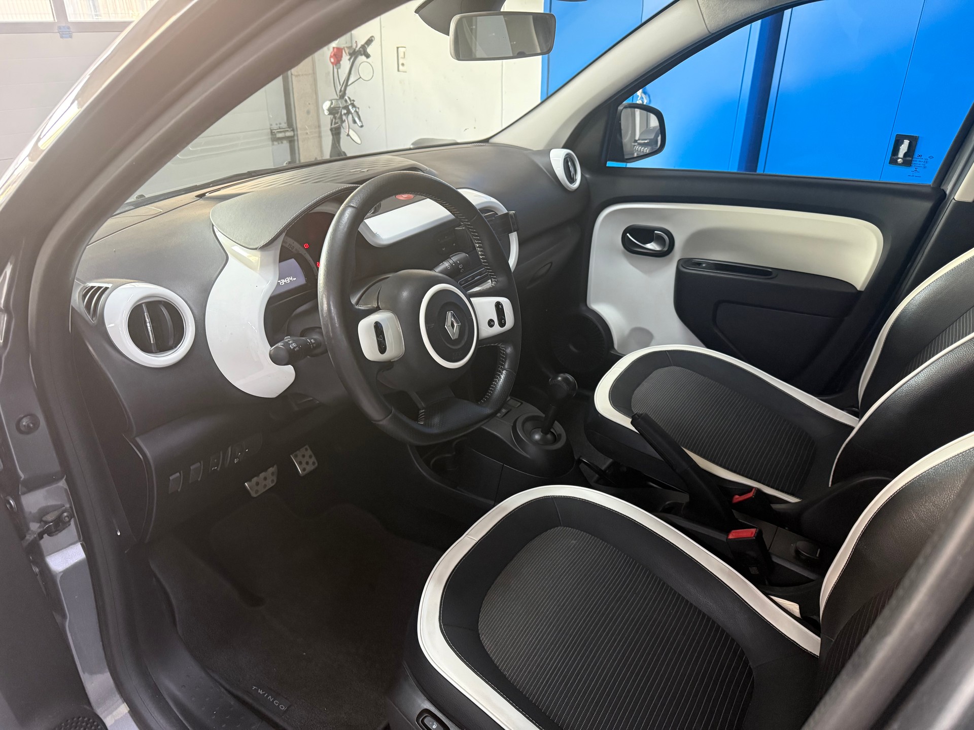 RENAULT Twingo 0.9 Liberty EDC-image-4