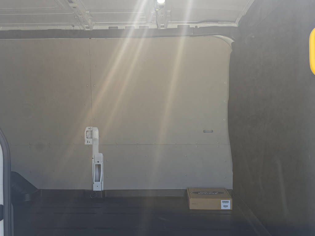 FORD E-Transit Van 350 L3H2 67kWh Trend-image-14
