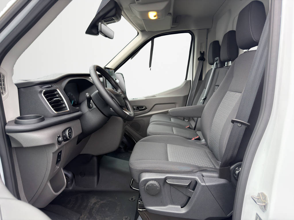 FORD E-Transit Van 350 L3H2 67kWh Trend-image-8