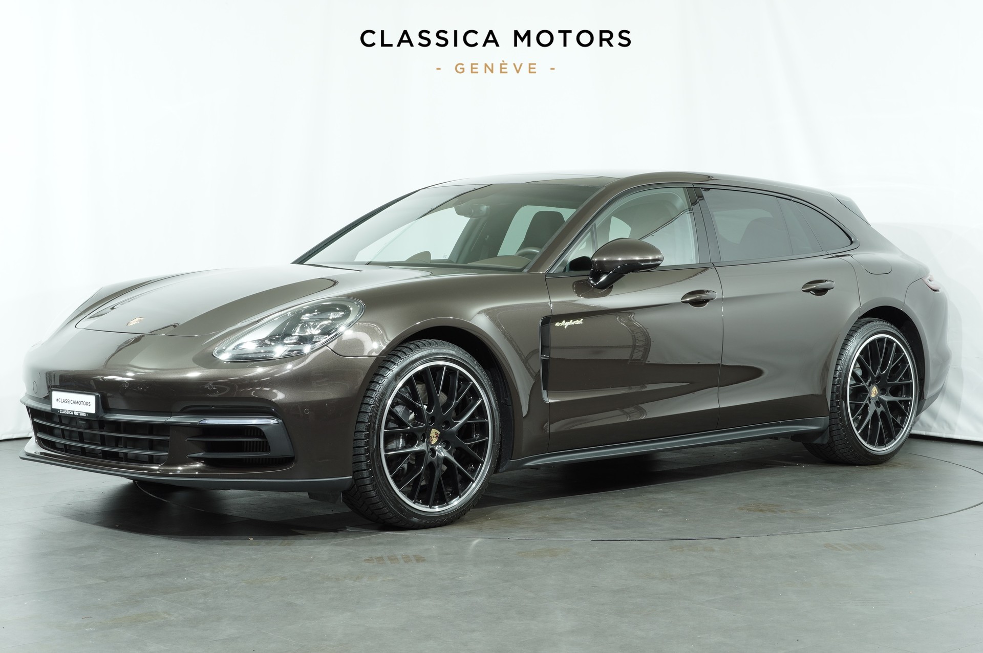PORSCHE Panamera 4 E-Hybrid Sport Turismo PDK-image-7