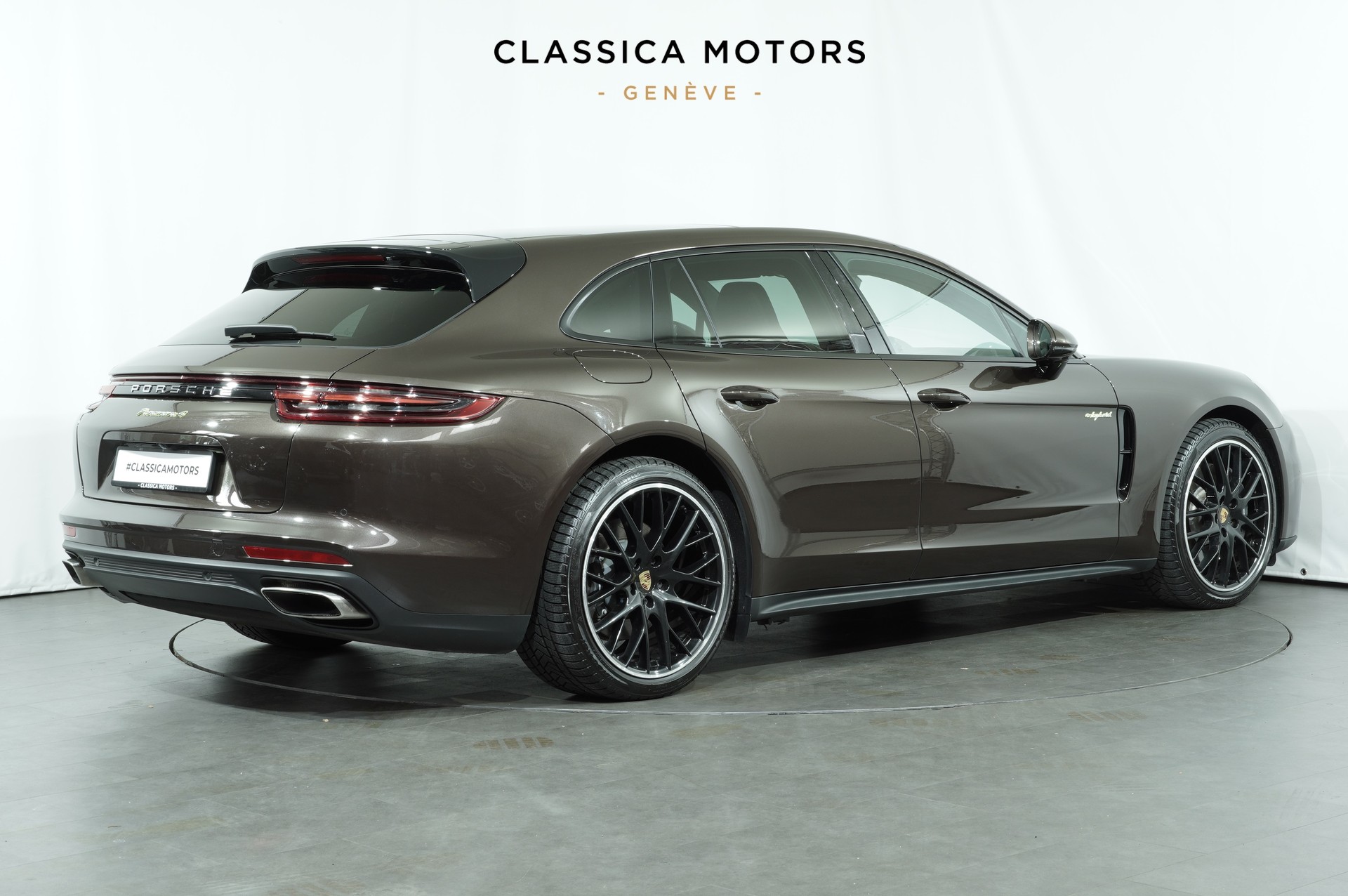 PORSCHE Panamera 4 E-Hybrid Sport Turismo PDK-image-3