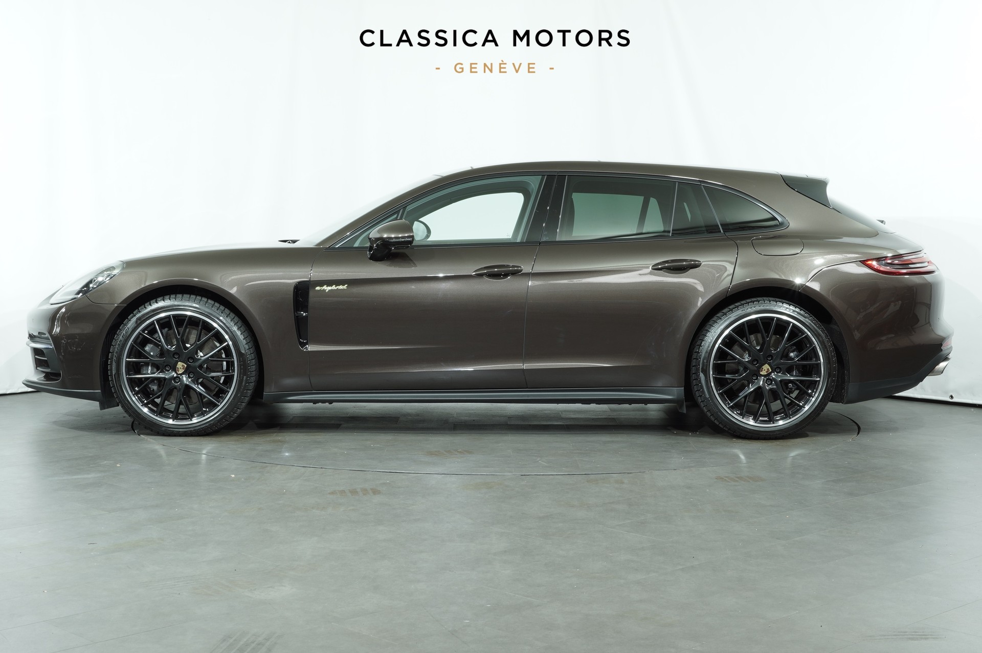 PORSCHE Panamera 4 E-Hybrid Sport Turismo PDK-image-6