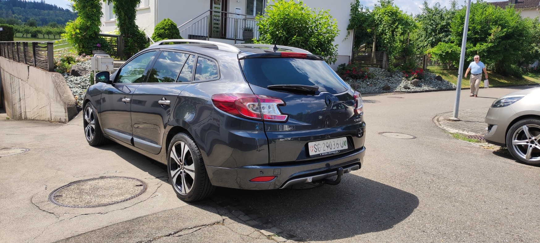 RENAULT Mégane Grandtour 2.0 16V GT-image-3