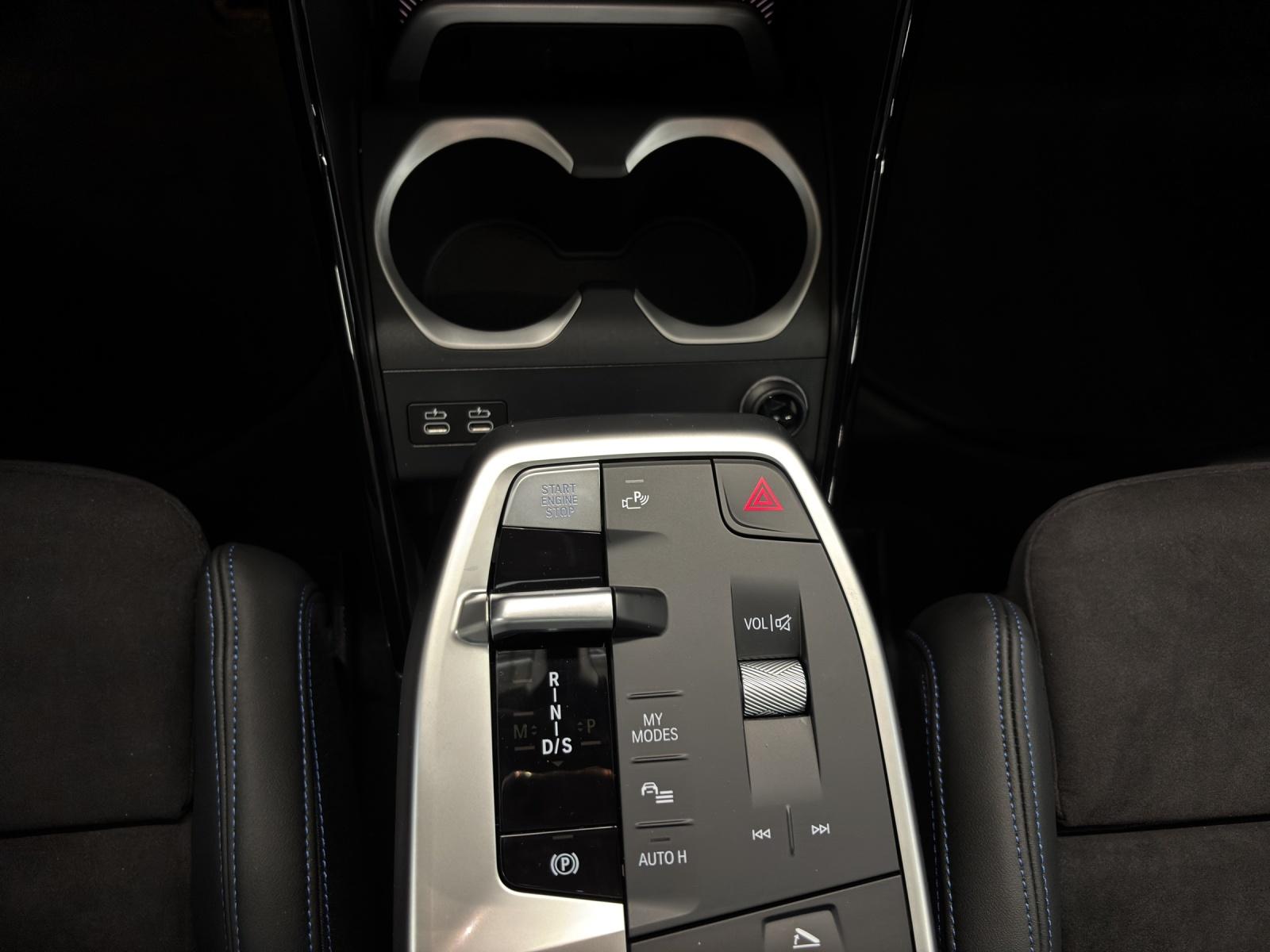 BMW X1 30e xDrive paddles-image-18