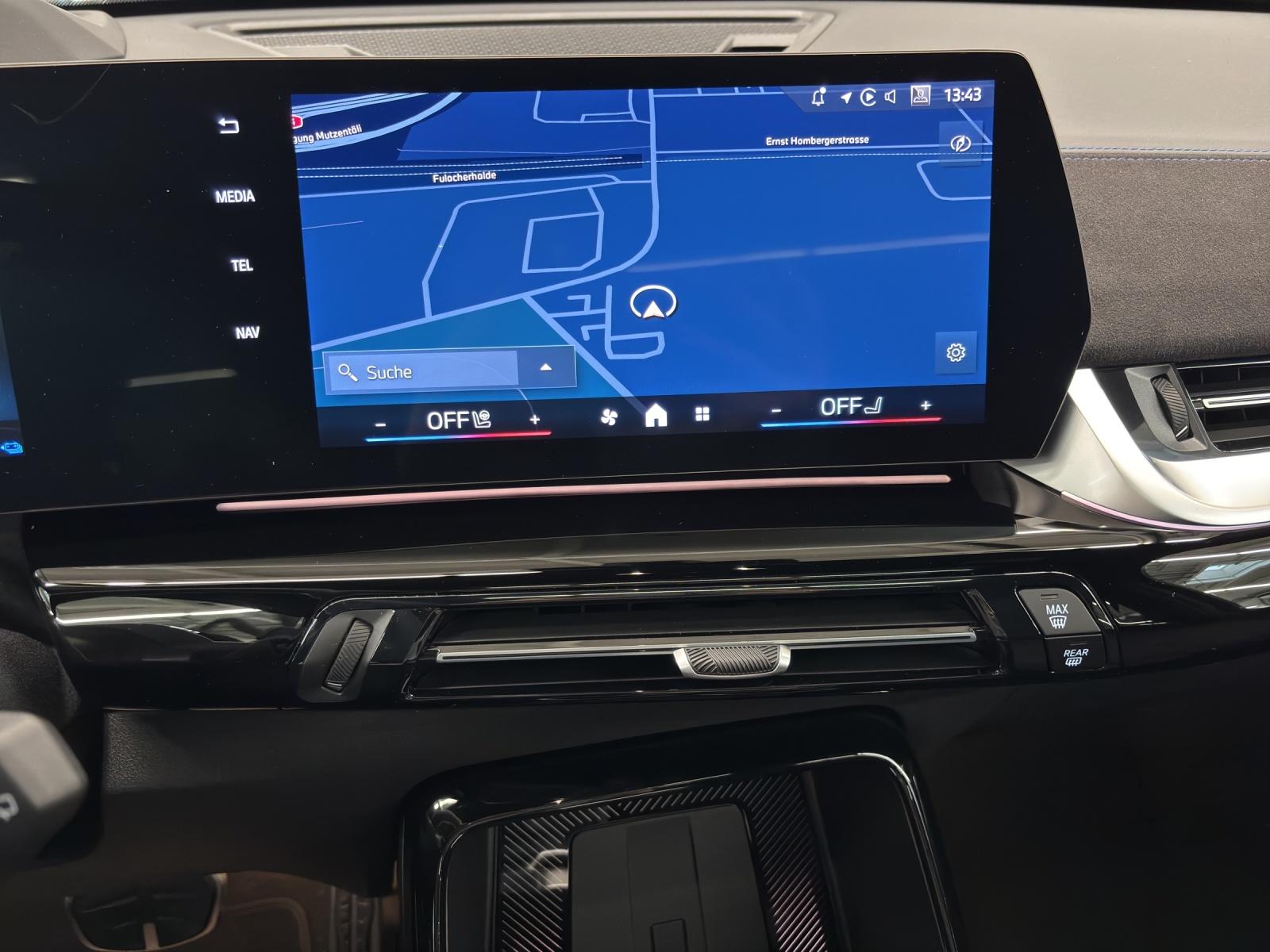 BMW X1 30e xDrive paddles-image-12