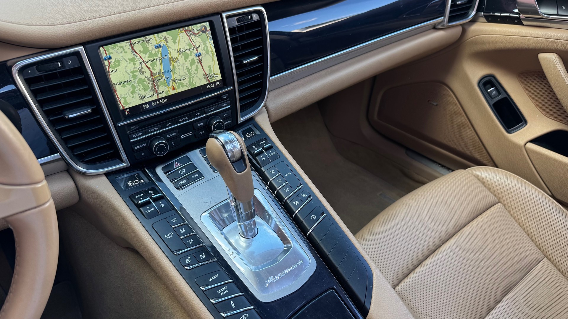 PORSCHE Panamera 3.0 Diesel Tiptronic-image-12