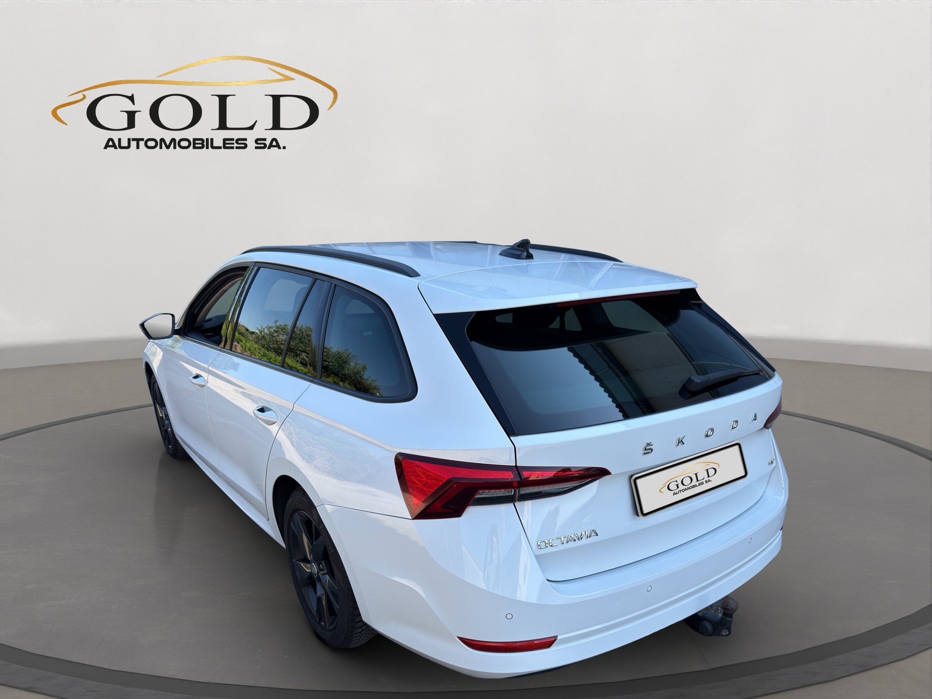 SKODA Octavia Combi 2.0 TDI DSG Ambition 4x4-image-9