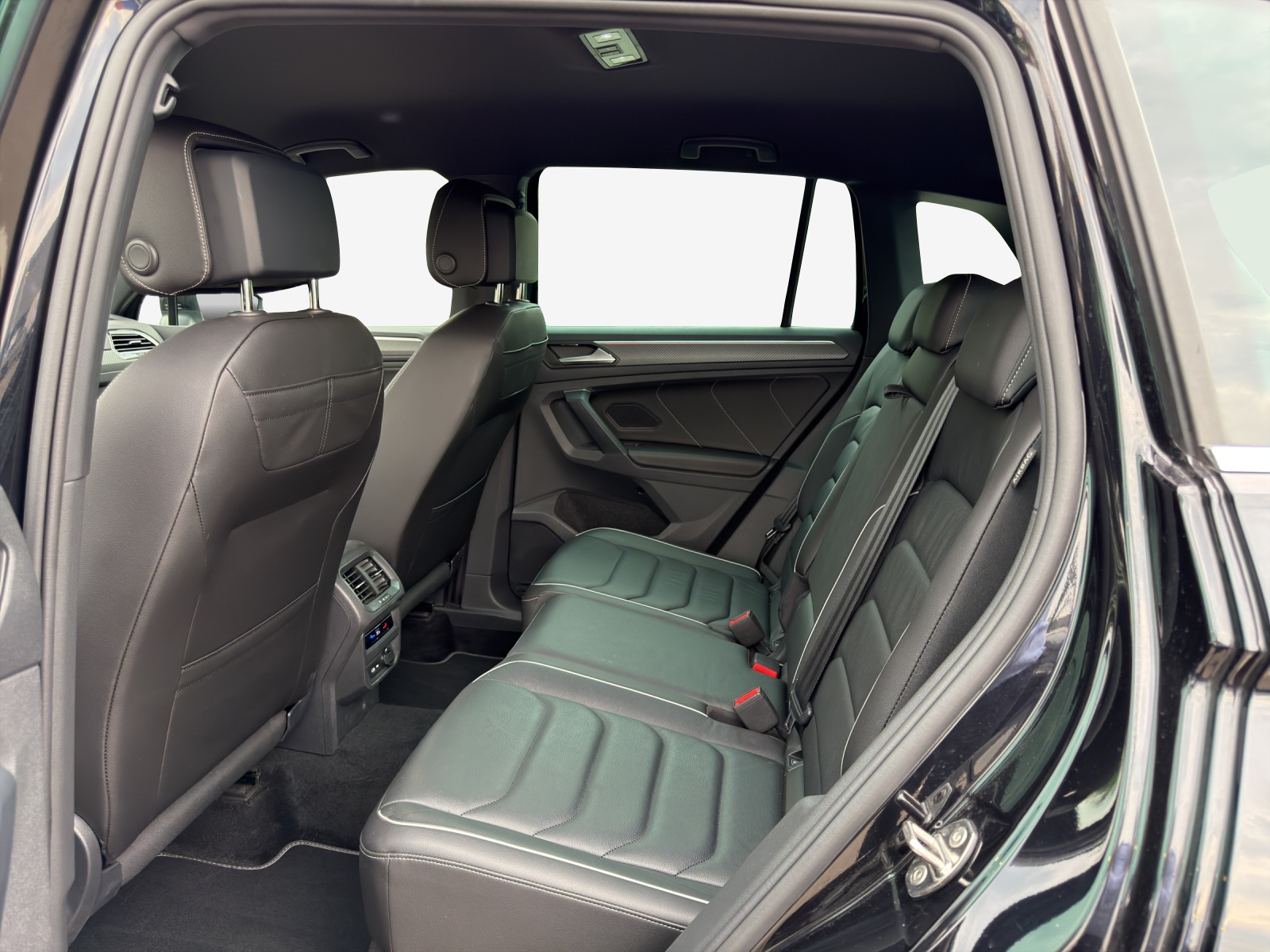 VW Tiguan 1.4TSI PHEV Selection DSG-image-11