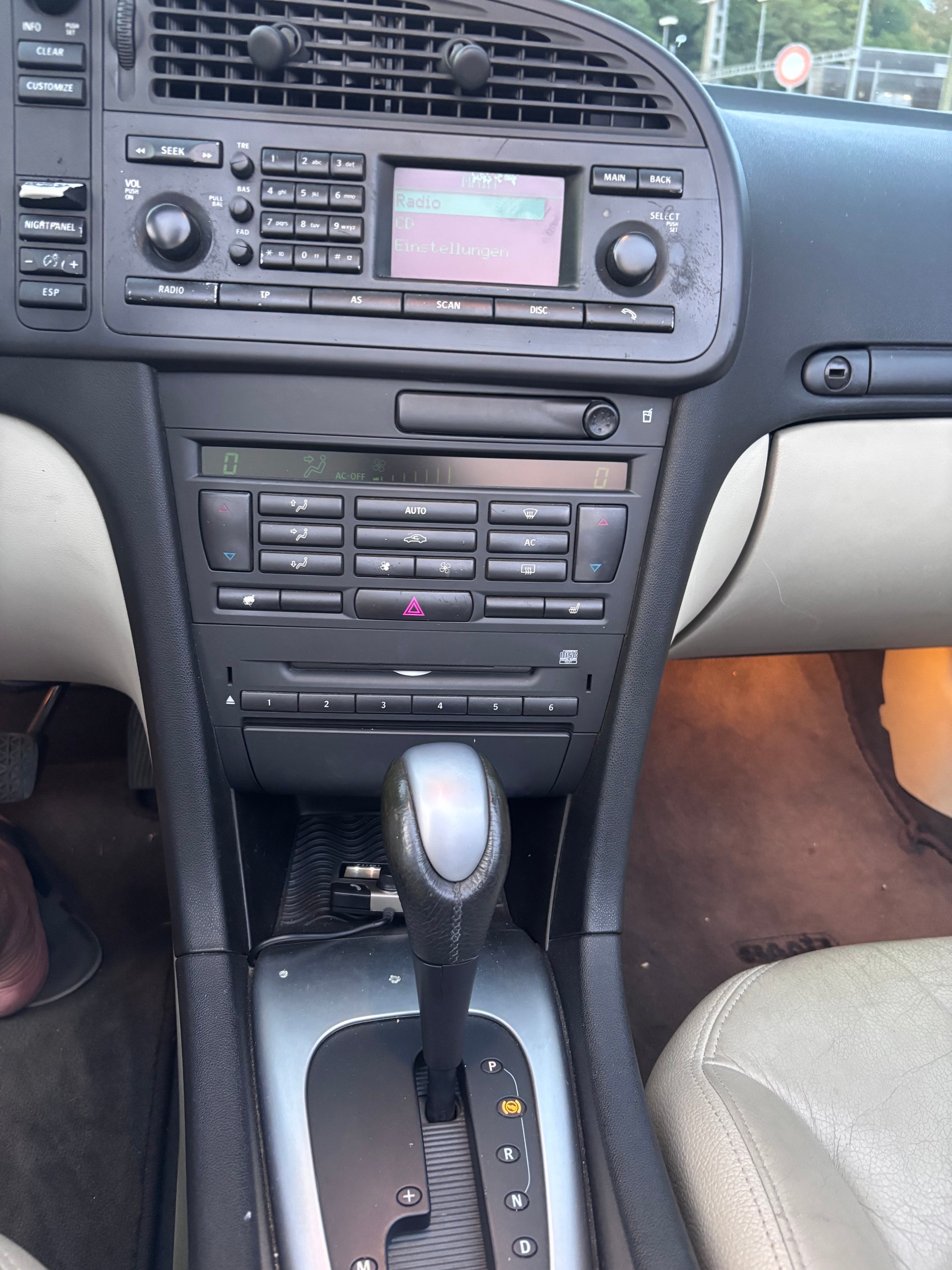 SAAB 9-3 2.0T Aero-image-9