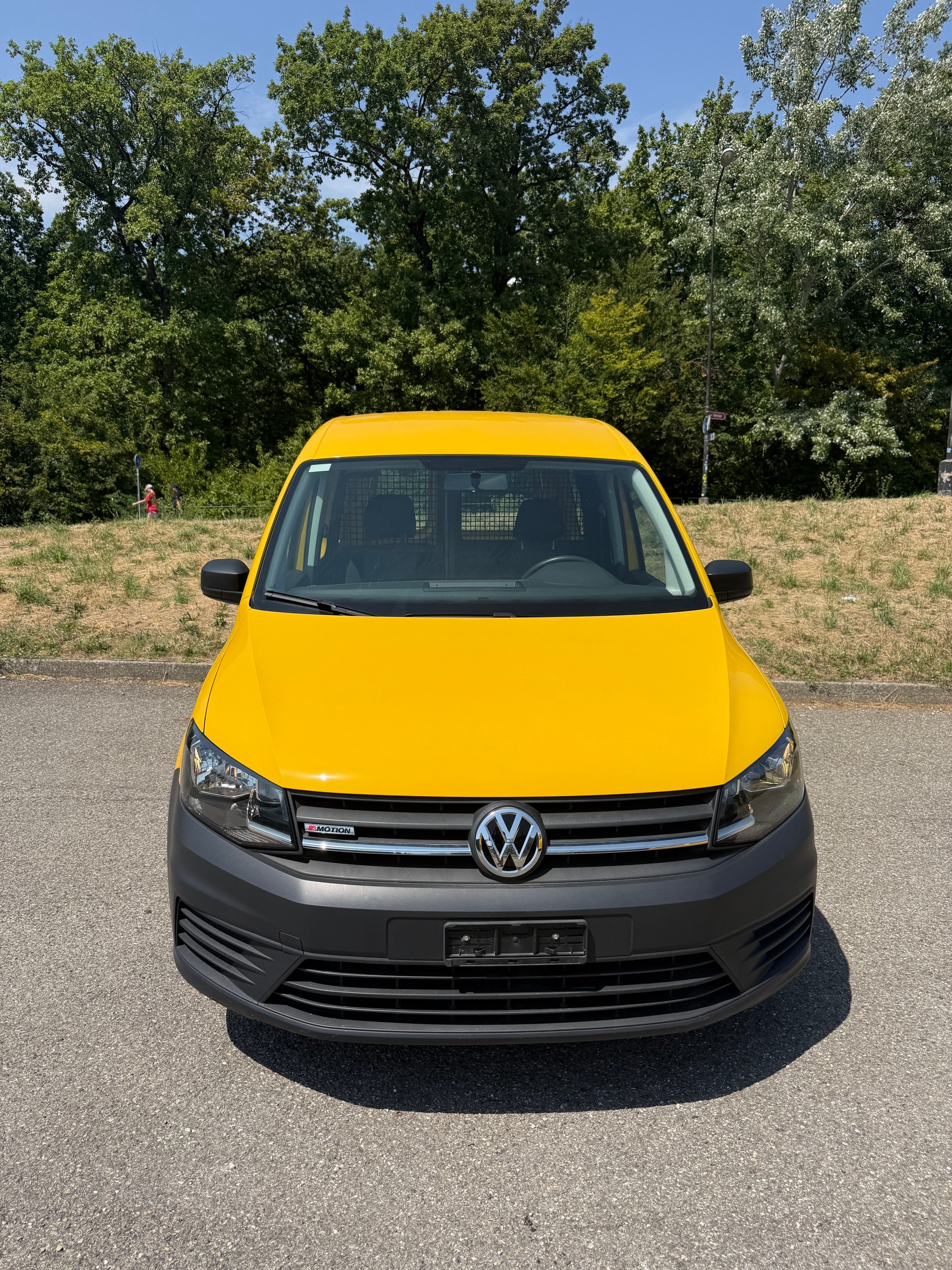VW Caddy 2.0TDI 4Motion BlueMotion Technology-image-1