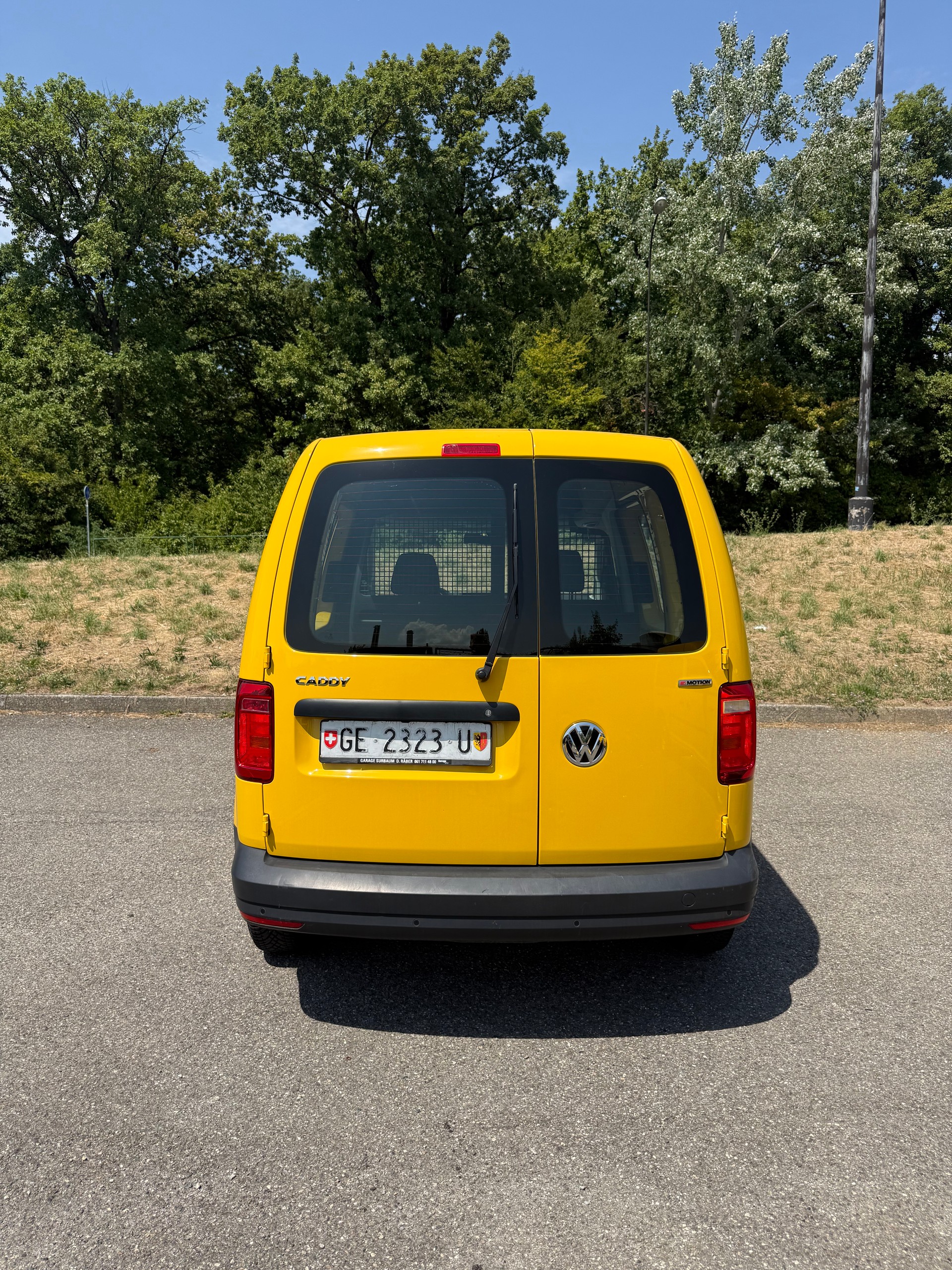 VW Caddy 2.0TDI 4Motion BlueMotion Technology-image-5