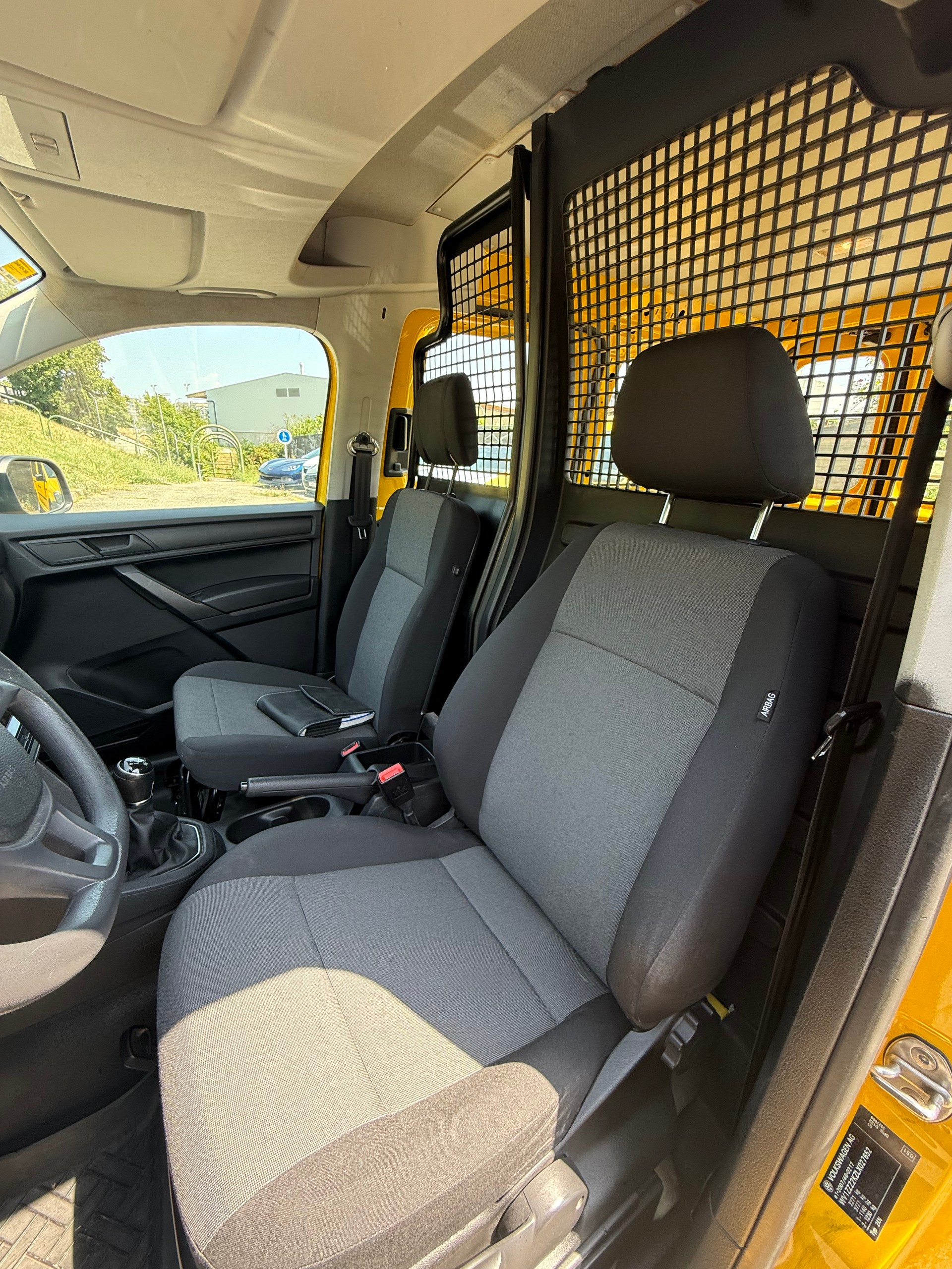 VW Caddy 2.0TDI 4Motion BlueMotion Technology-image-10