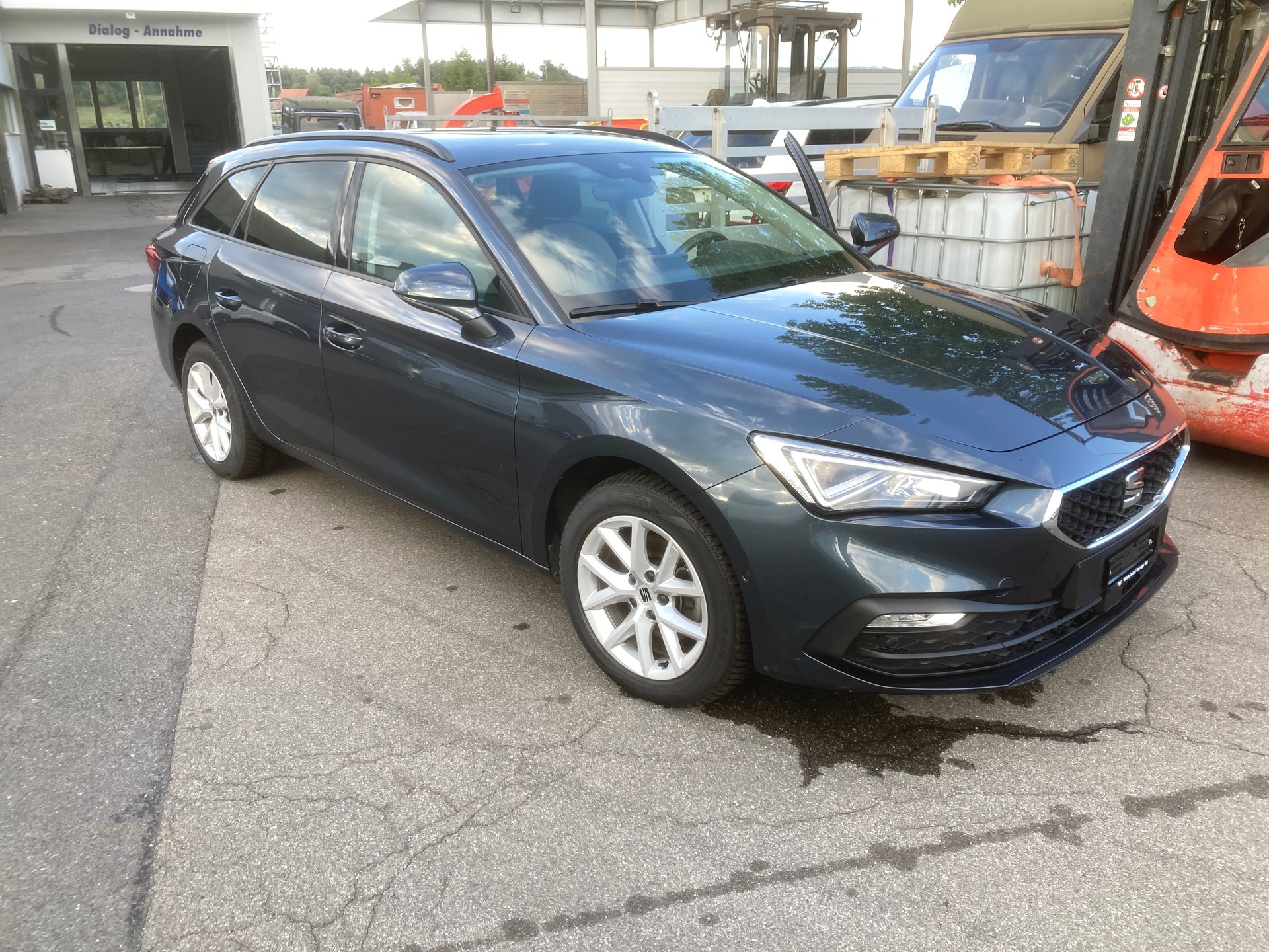 SEAT Leon ST 1.5 eTSI mHEV DSG Style-image-0