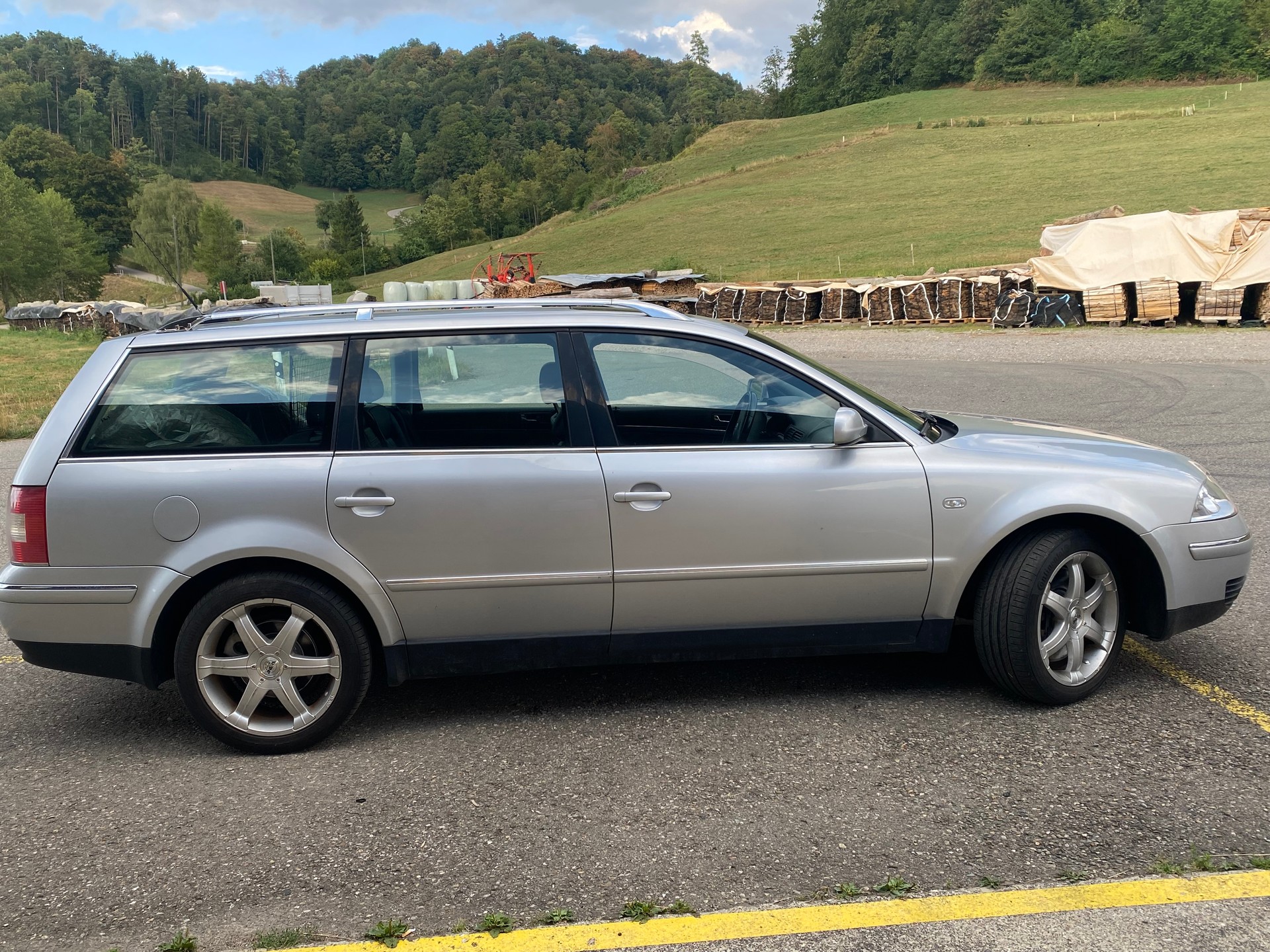 VW Passat Variant 4.0 W8 4Motion Highline-image-2