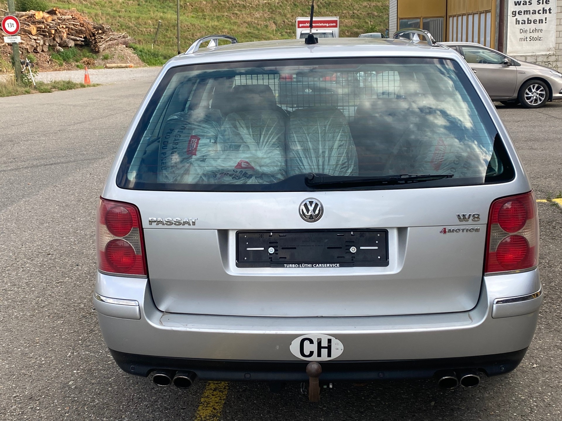VW Passat Variant 4.0 W8 4Motion Highline-image-3
