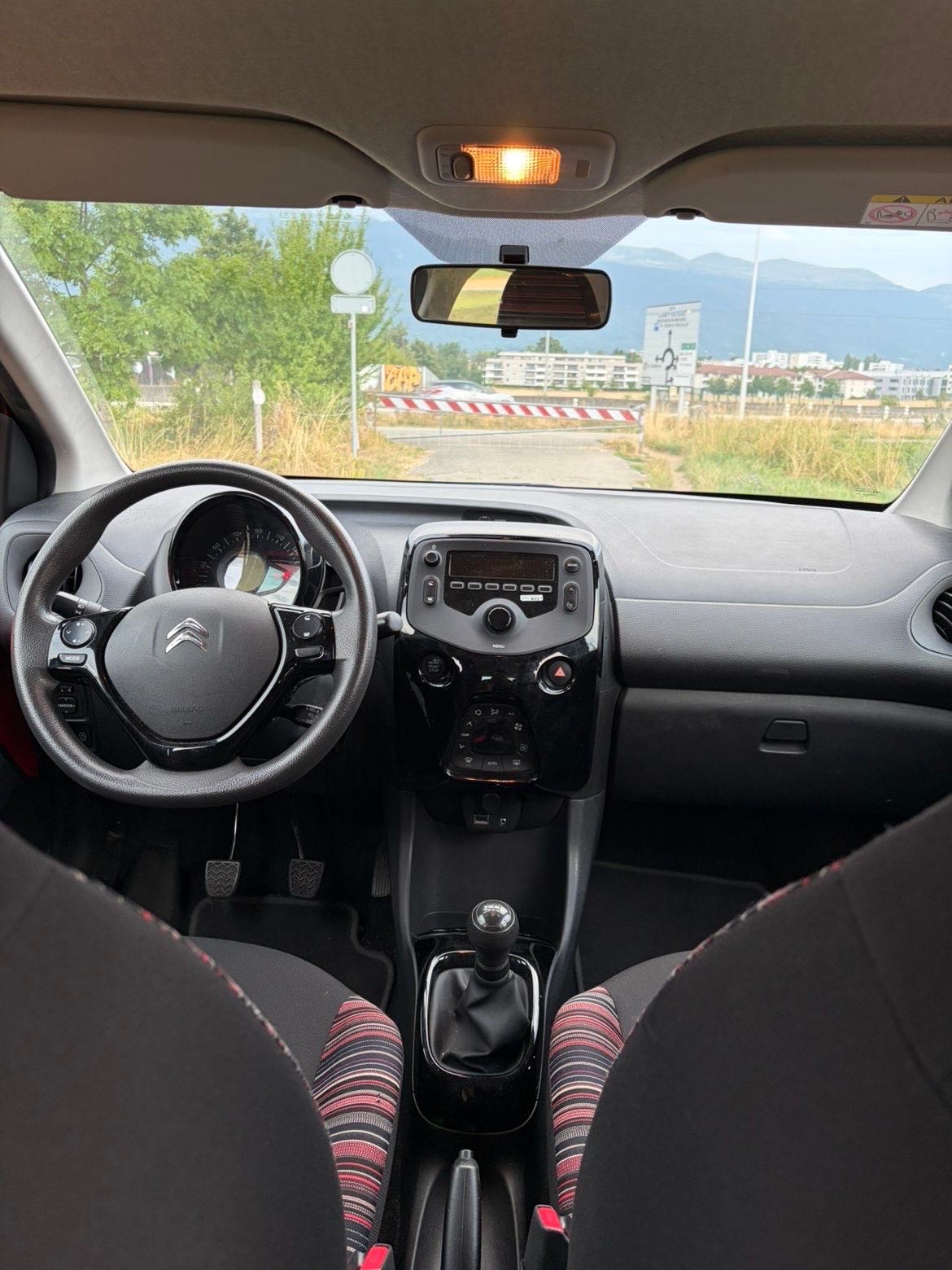 CITROEN 1.0 VTi Shine Airscape S/S-image-4