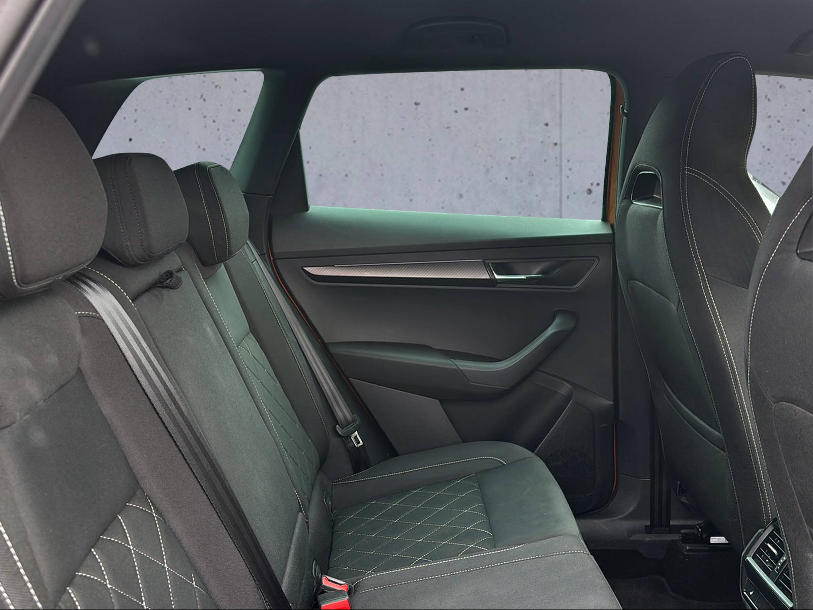 SKODA Karoq 1.5 TSI SportLine DSG-image-8