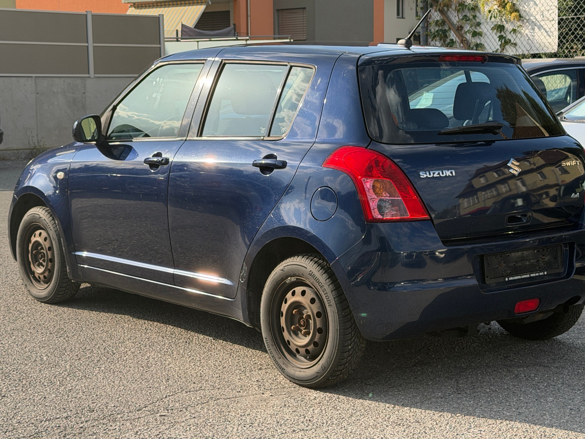 SUZUKI Swift 1.3i 16V GL Top 4x4-image-12
