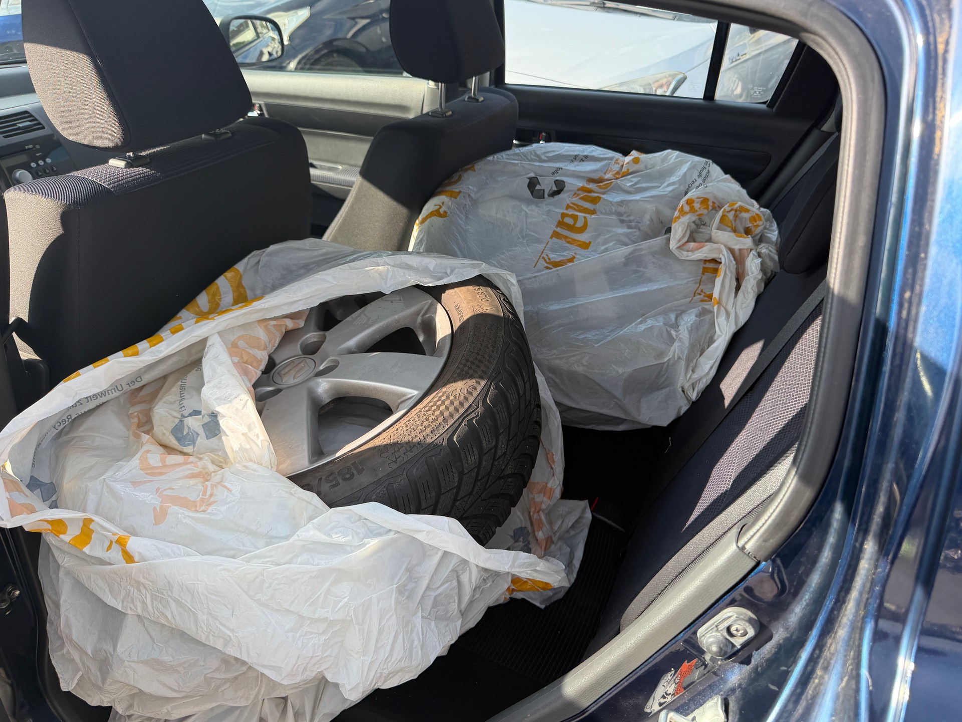 SUZUKI Swift 1.3i 16V GL Top 4x4-image-6