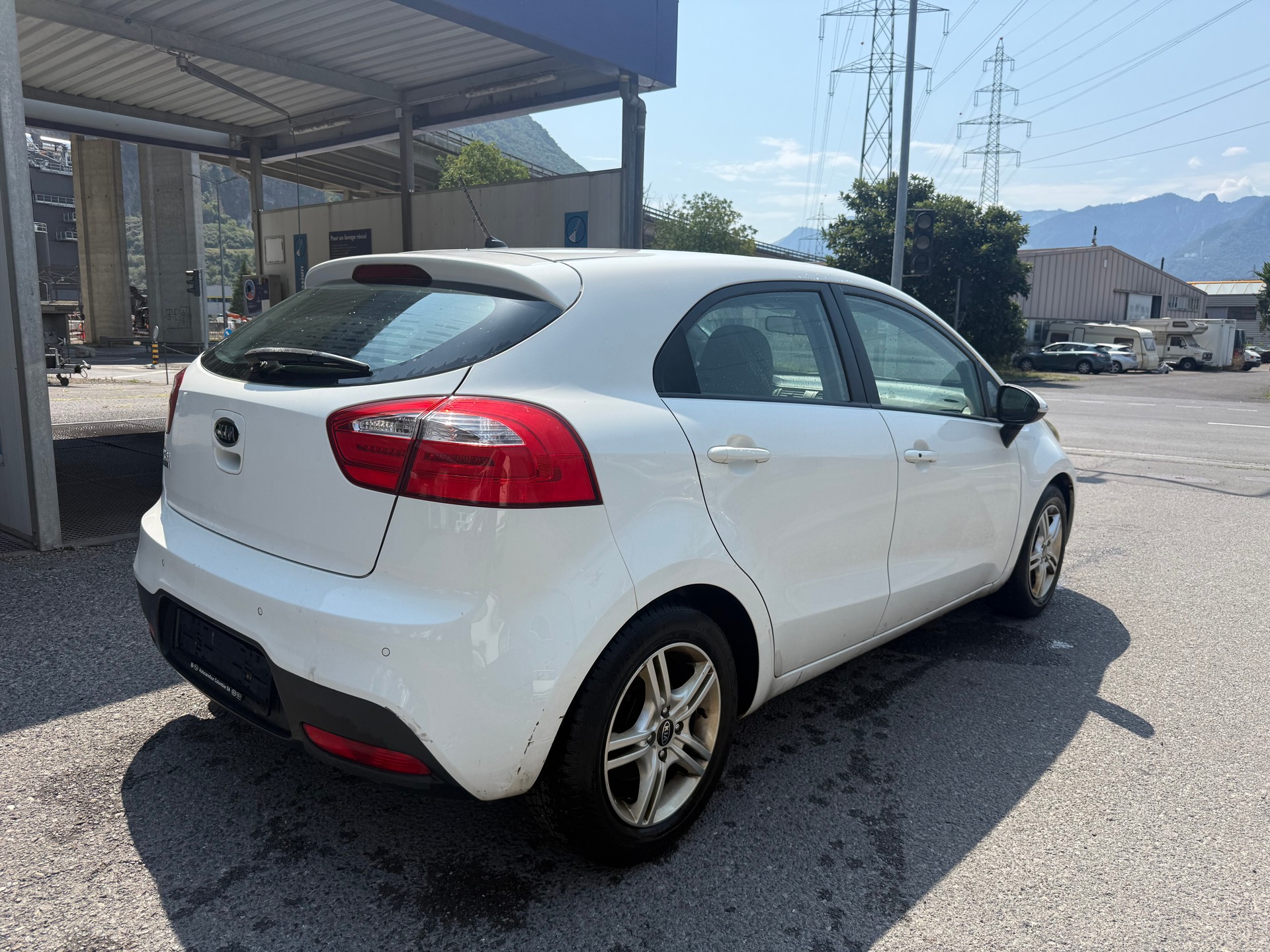 KIA Rio 1.4 CVVT Trend Automatic-image-2