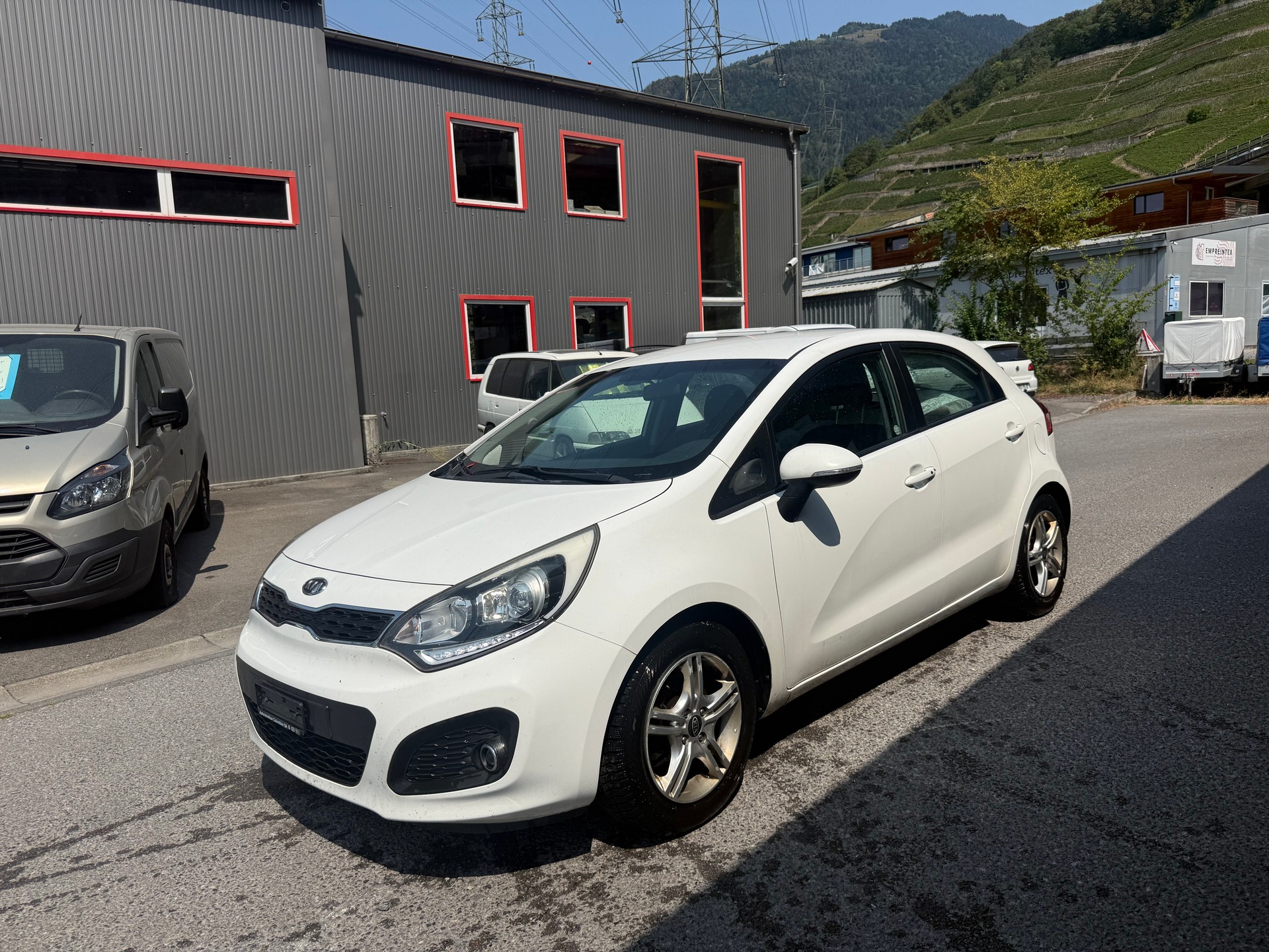 KIA Rio 1.4 CVVT Trend Automatic-image-0