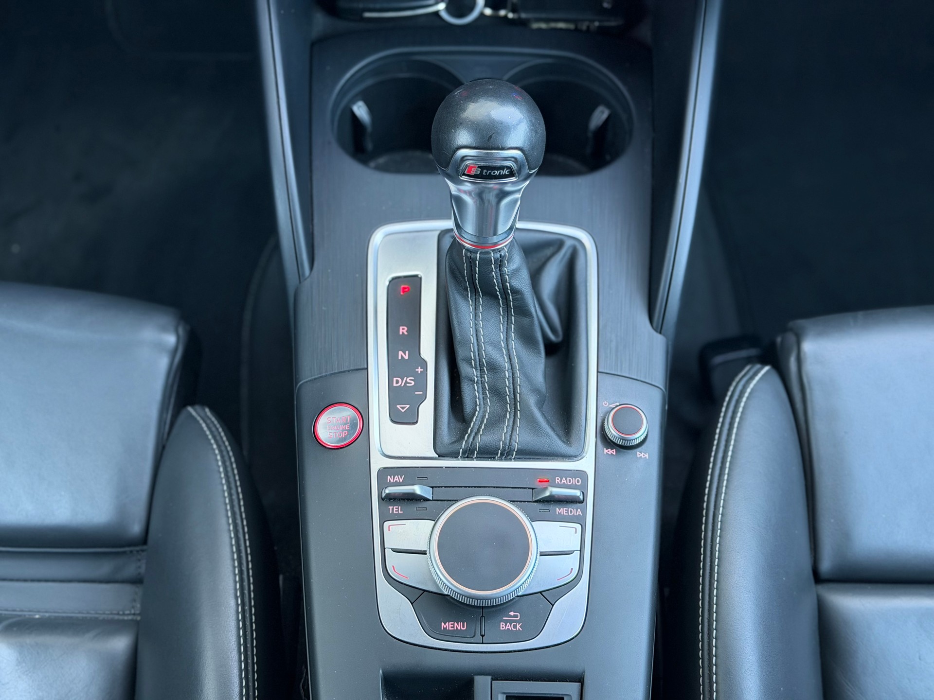 AUDI S3 Sportback 2.0 TFSI quattro S-tronic-image-17