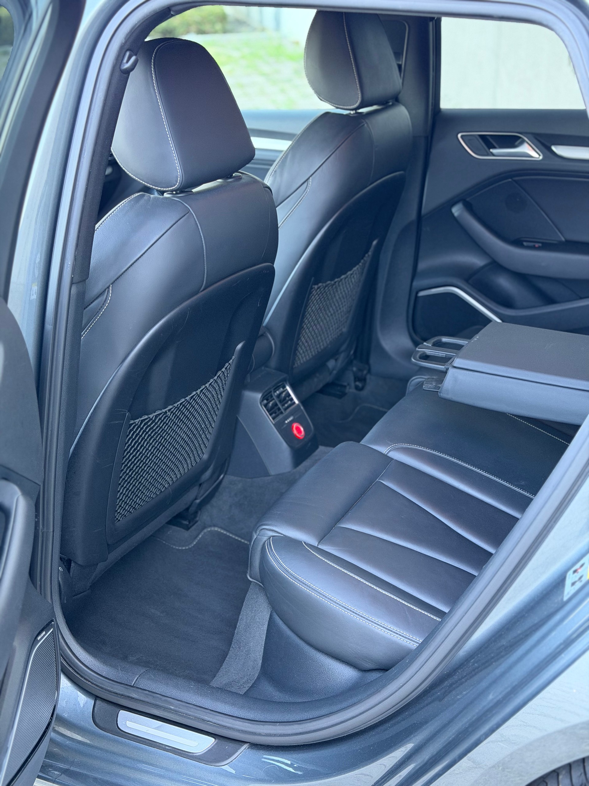 AUDI S3 Sportback 2.0 TFSI quattro S-tronic-image-10