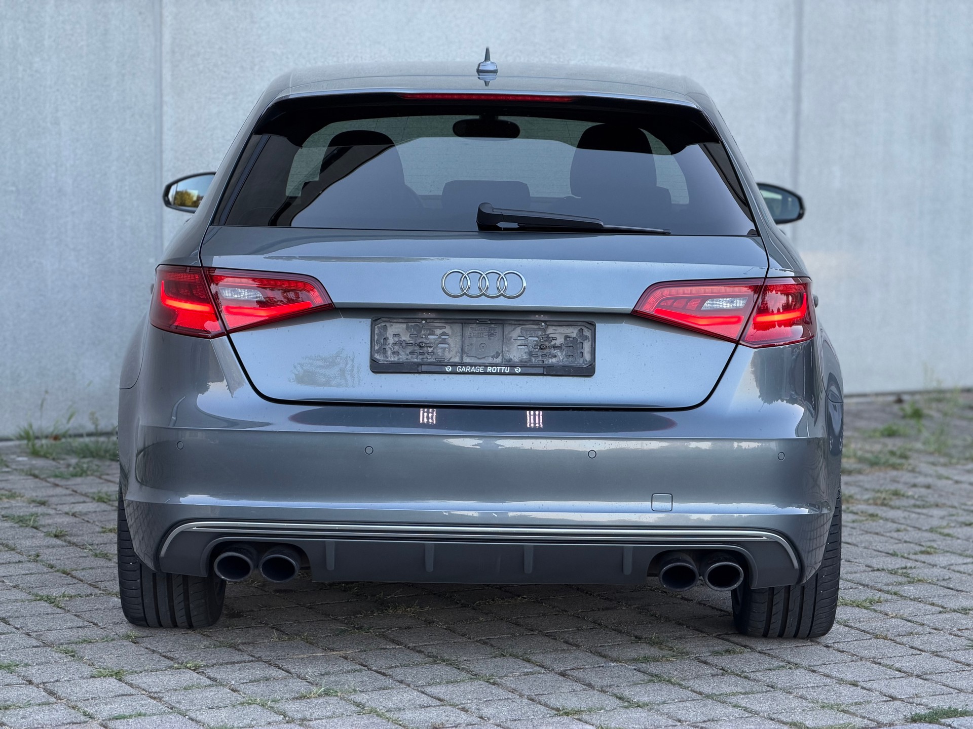 AUDI S3 Sportback 2.0 TFSI quattro S-tronic-image-5