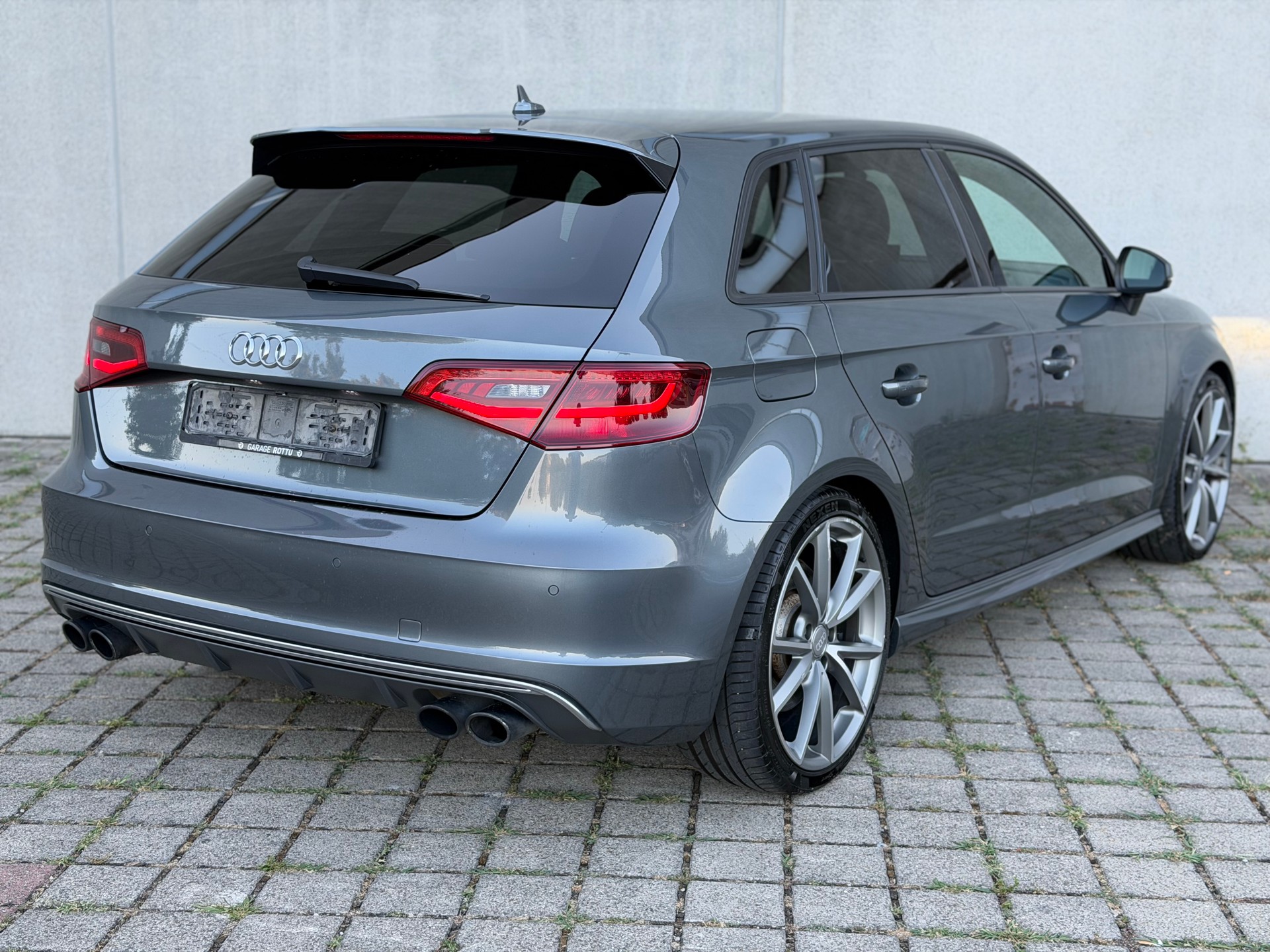 AUDI S3 Sportback 2.0 TFSI quattro S-tronic-image-6