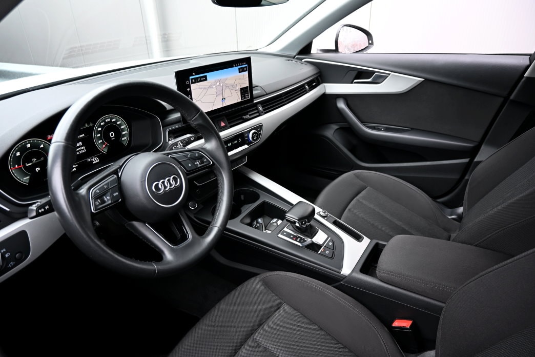AUDI A4 Avant 2.0 TDI 35 Attraction S-tronic-image-8