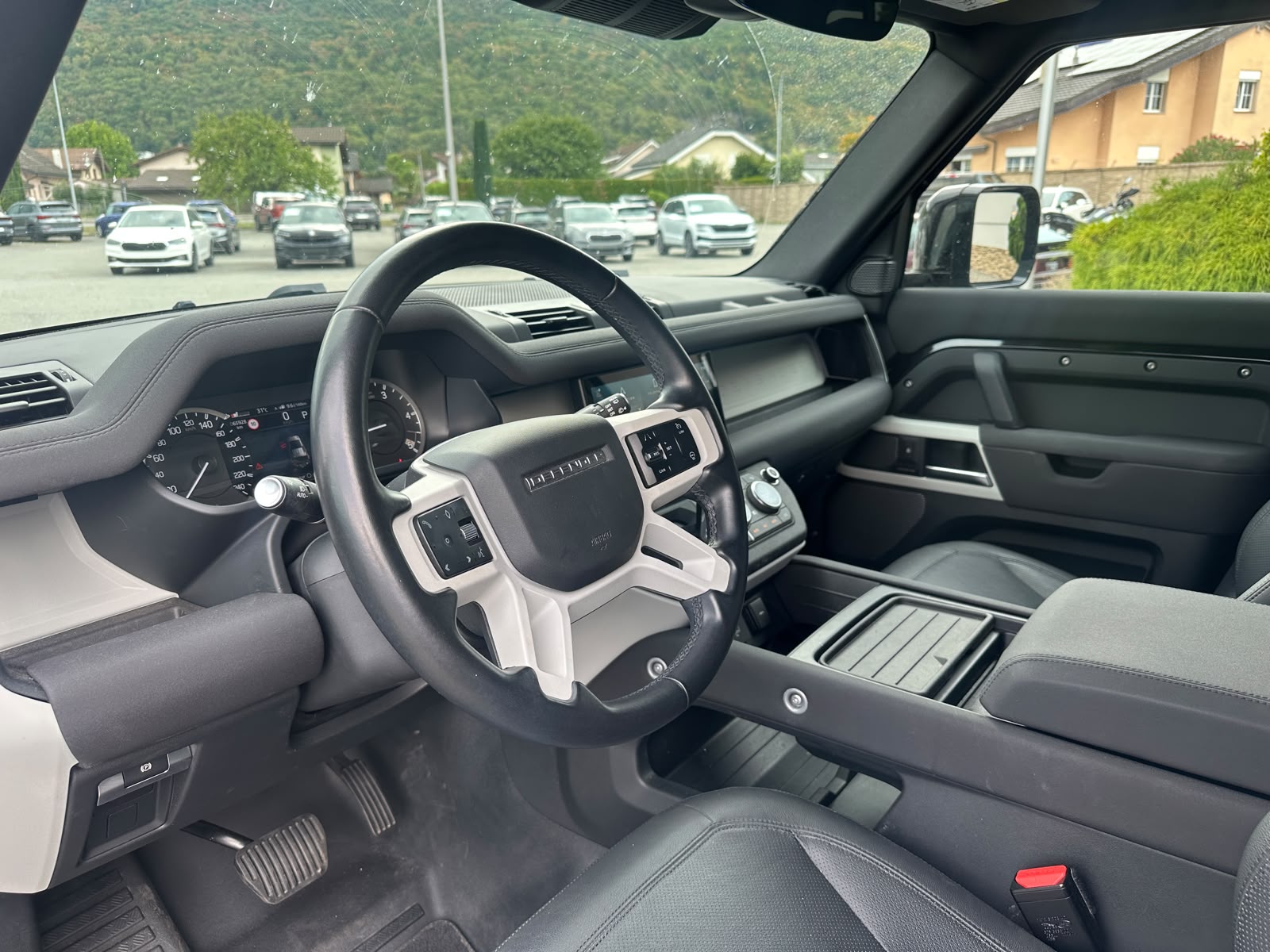 LAND ROVER Defender 110 3.0 D I6 200 S AWD AT8-image-9