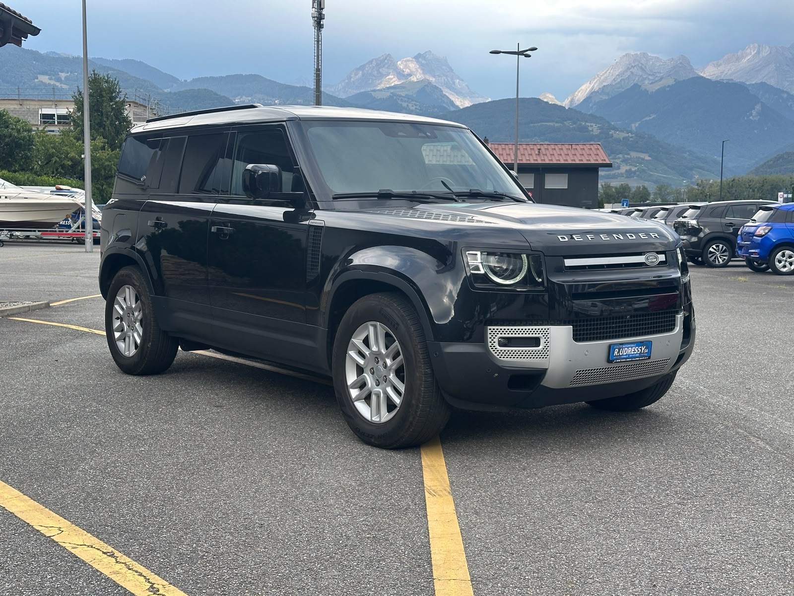 LAND ROVER Defender 110 3.0 D I6 200 S AWD AT8-image-6