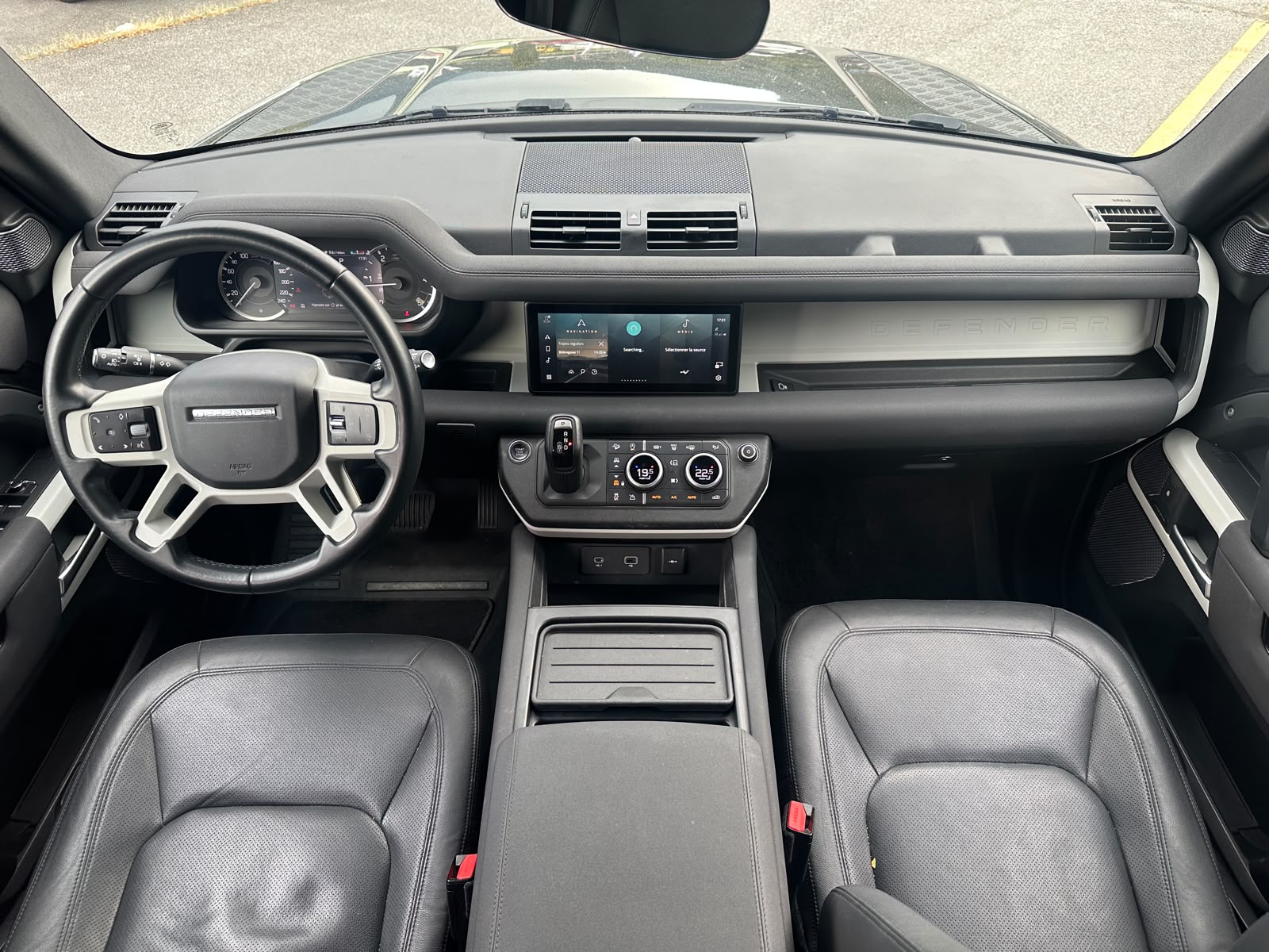 LAND ROVER Defender 110 3.0 D I6 200 S AWD AT8-image-8
