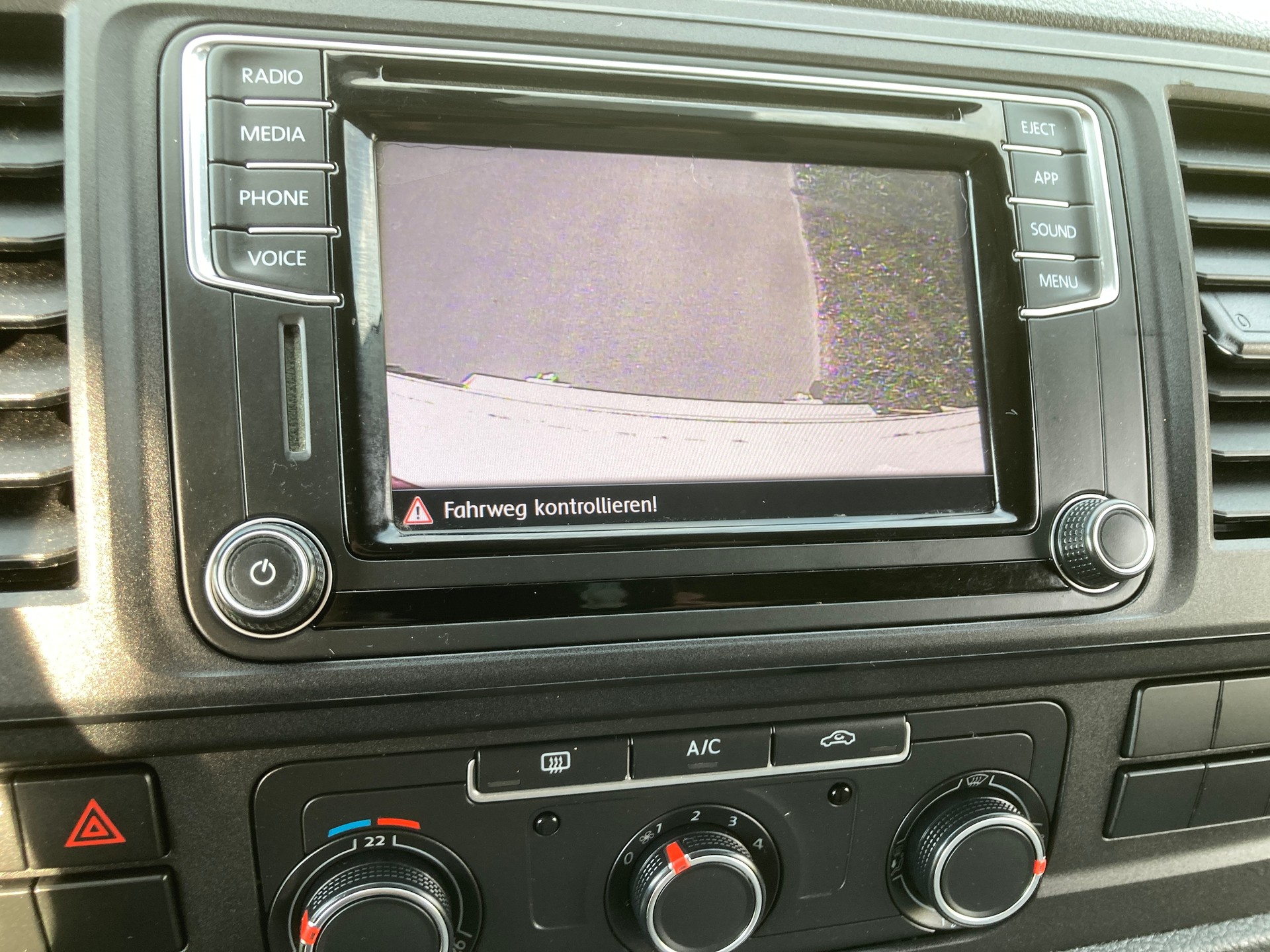 VW T6 2.0 TDI Kasten mit Hebebühne-image-12