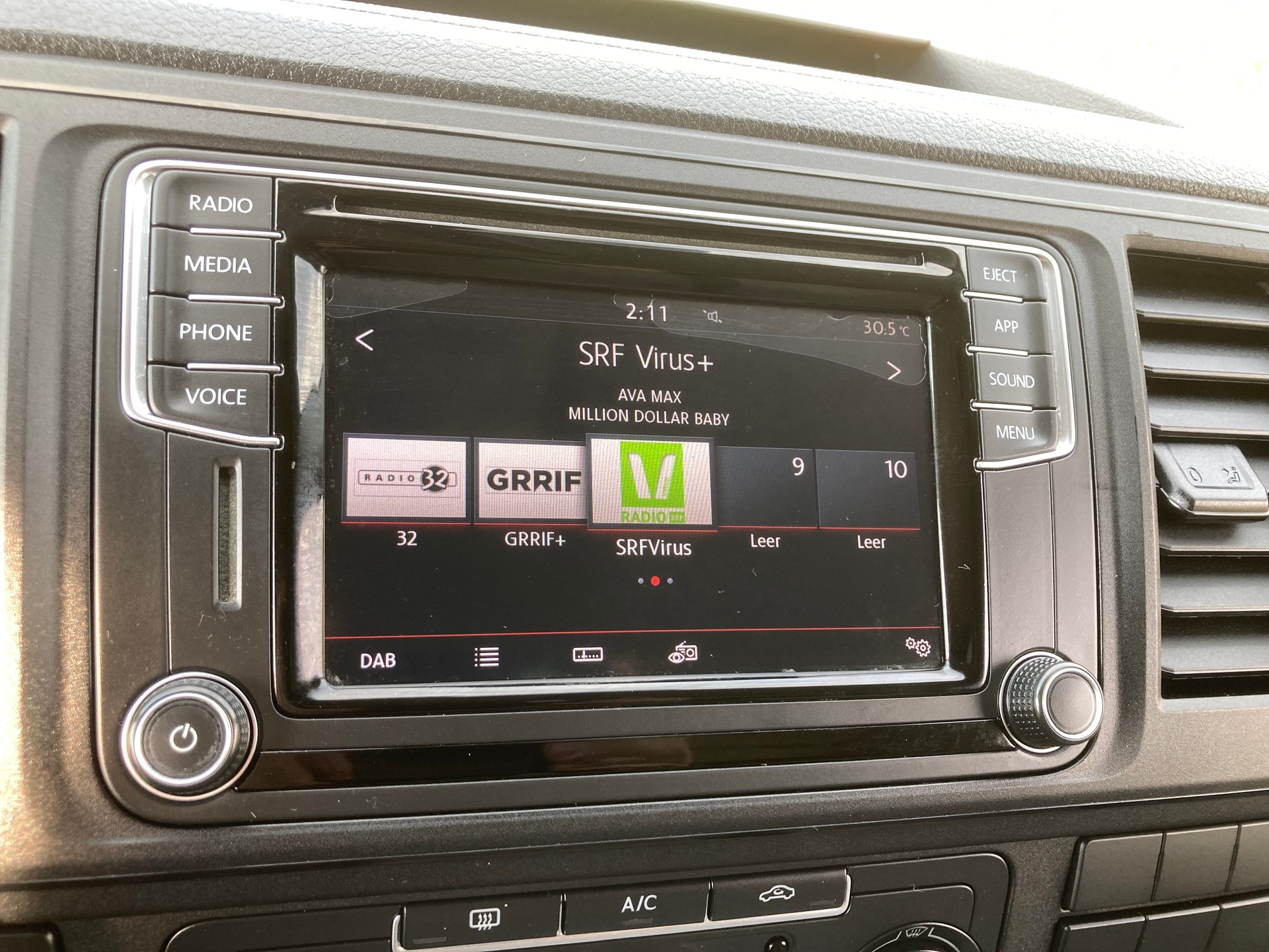VW T6 2.0 TDI Kasten mit Hebebühne-image-10