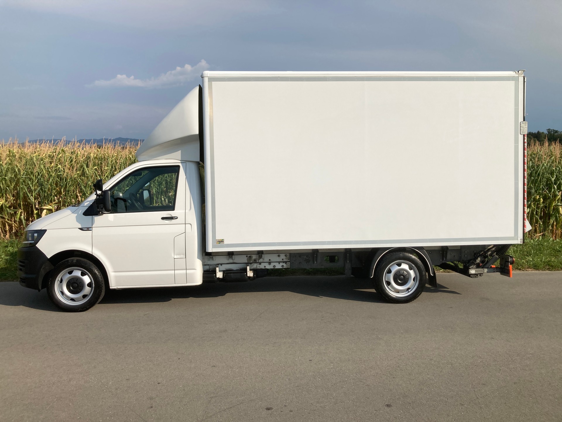 VW T6 2.0 TDI Kasten mit Hebebühne-image-4