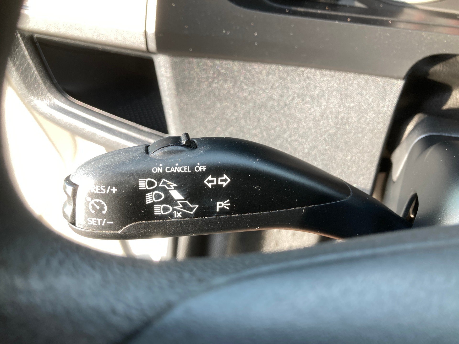 VW T6 2.0 TDI Kasten mit Hebebühne-image-9