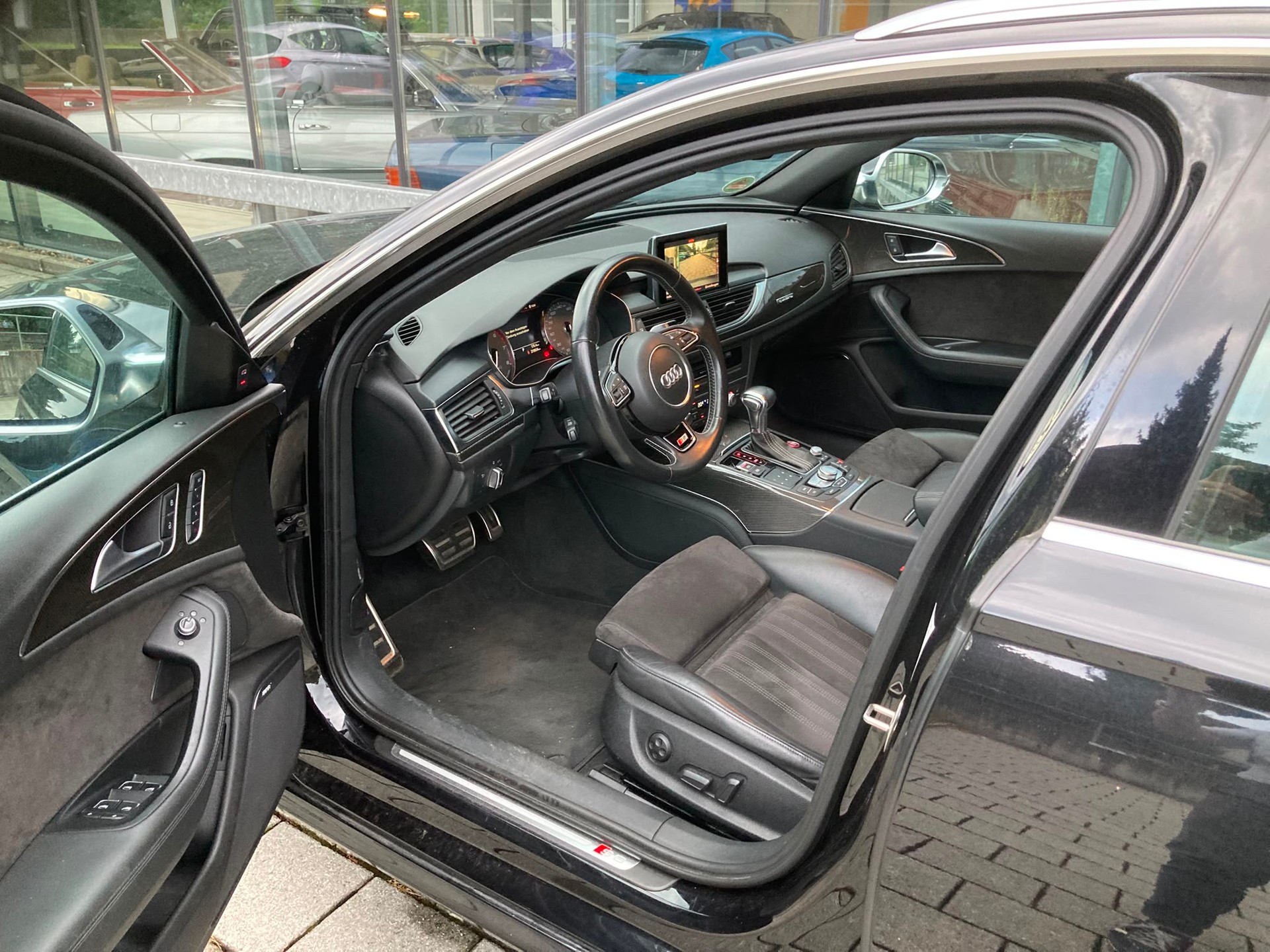 AUDI S6 Avant 4.0 TFSI V8 quattro S-tronic-image-6