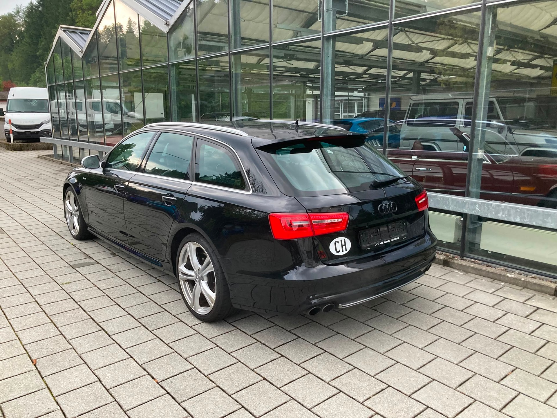AUDI S6 Avant 4.0 TFSI V8 quattro S-tronic-image-4