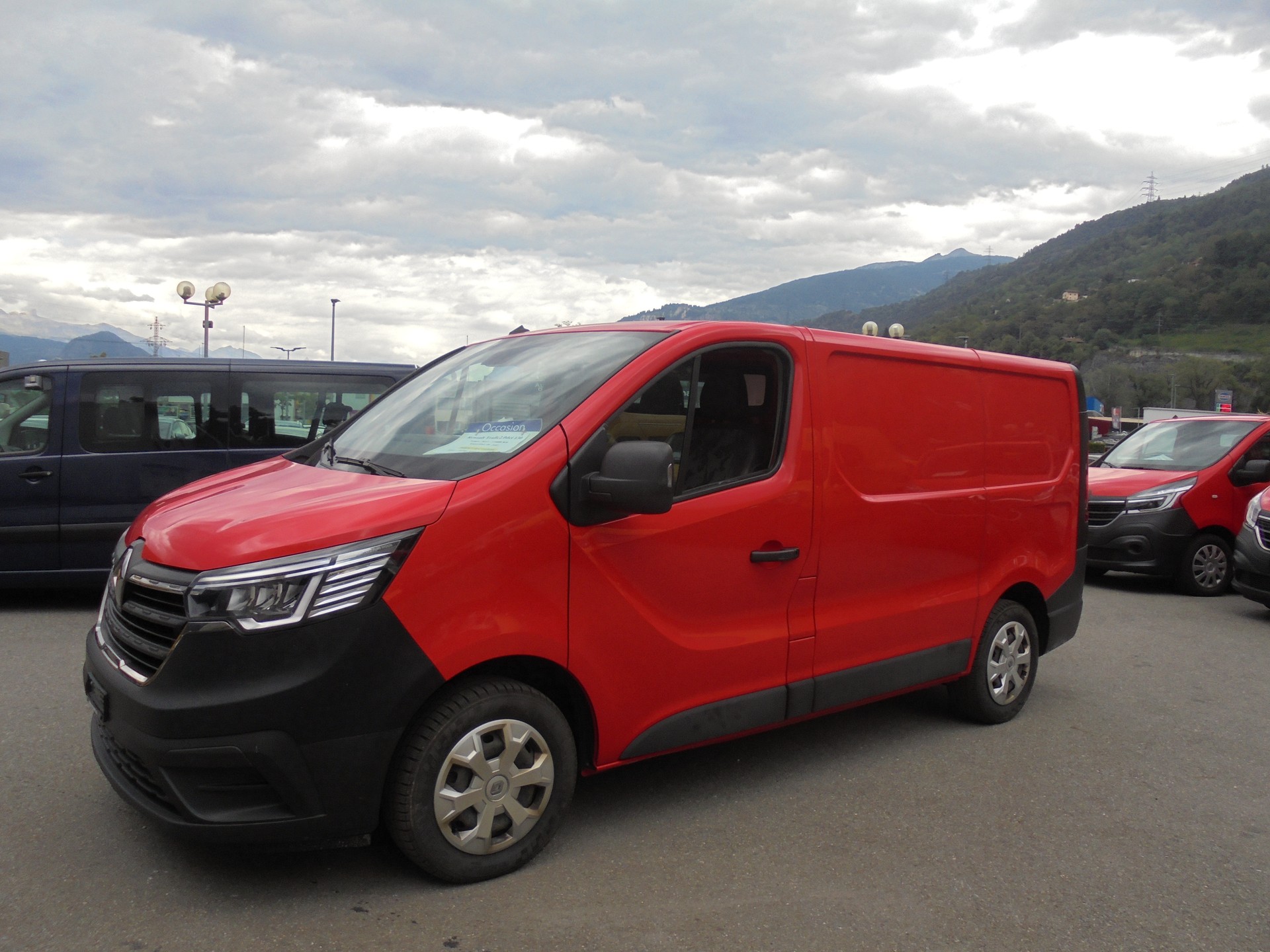 RENAULT Trafic 2.0 Blue dCi 130 Business L1H1-image-0