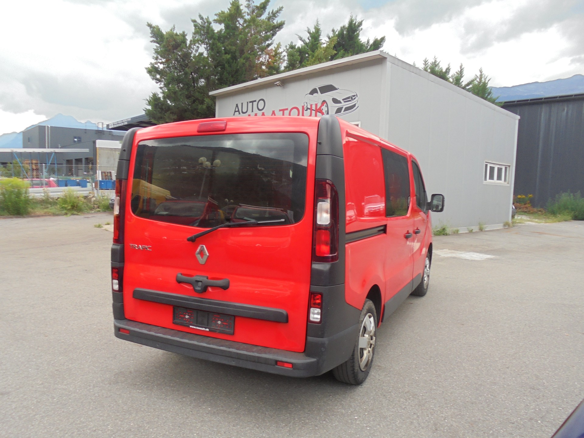 RENAULT Trafic 2.0 Blue dCi 130 Business L1H1-image-5