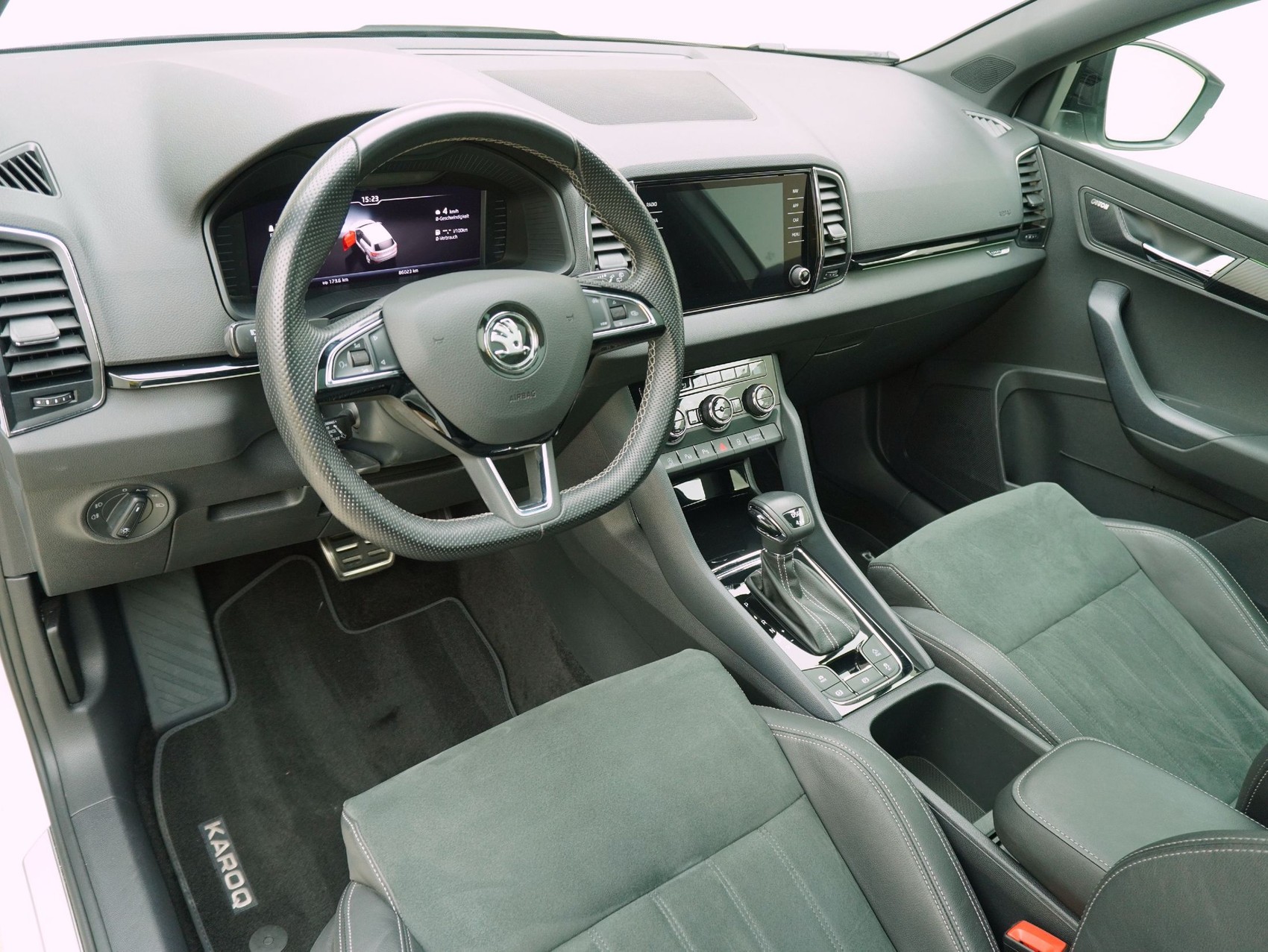 SKODA Karoq 2.0 TSI DSG Sport Line 4x4-image-10