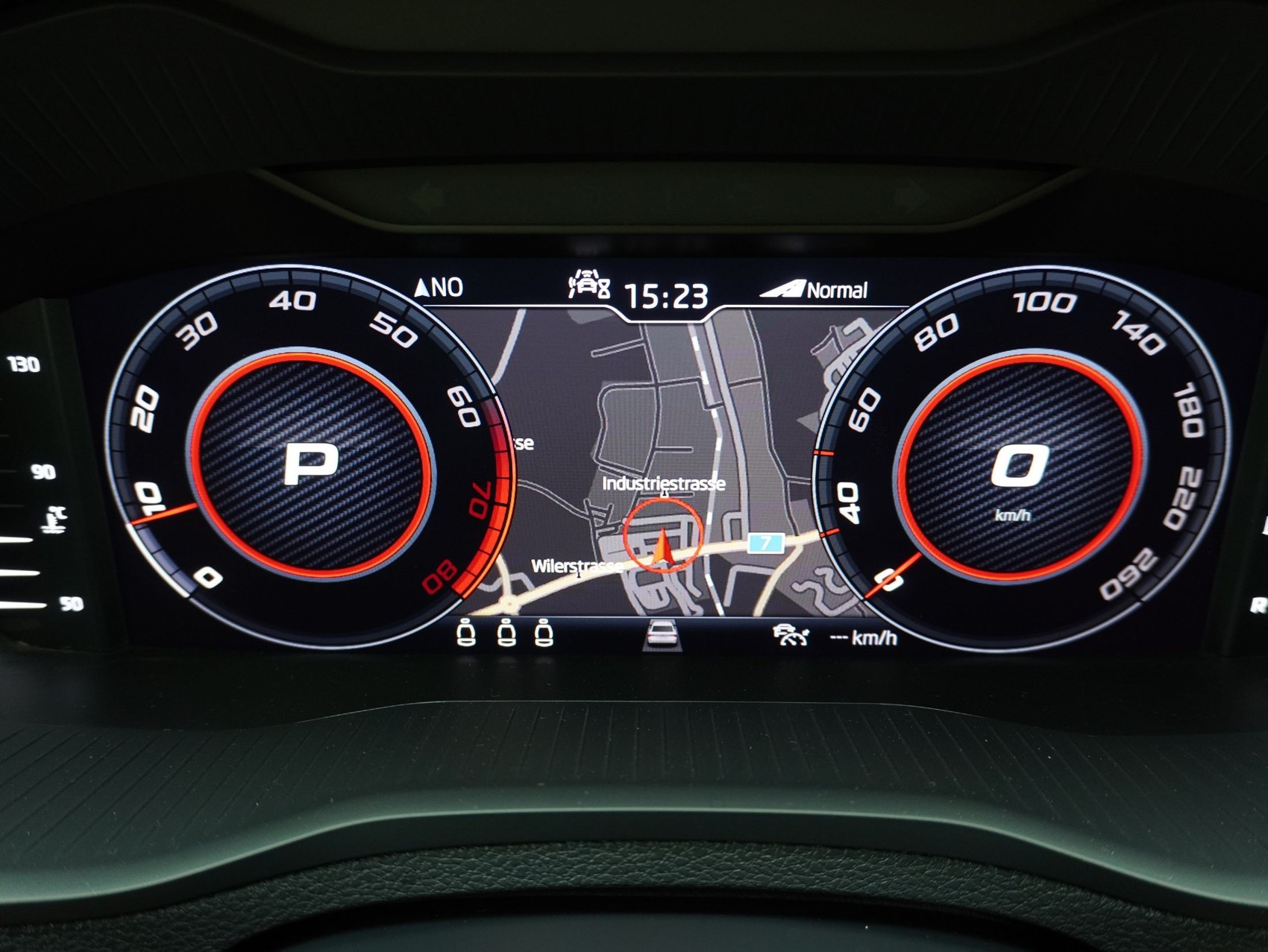 SKODA Karoq 2.0 TSI DSG Sport Line 4x4-image-17