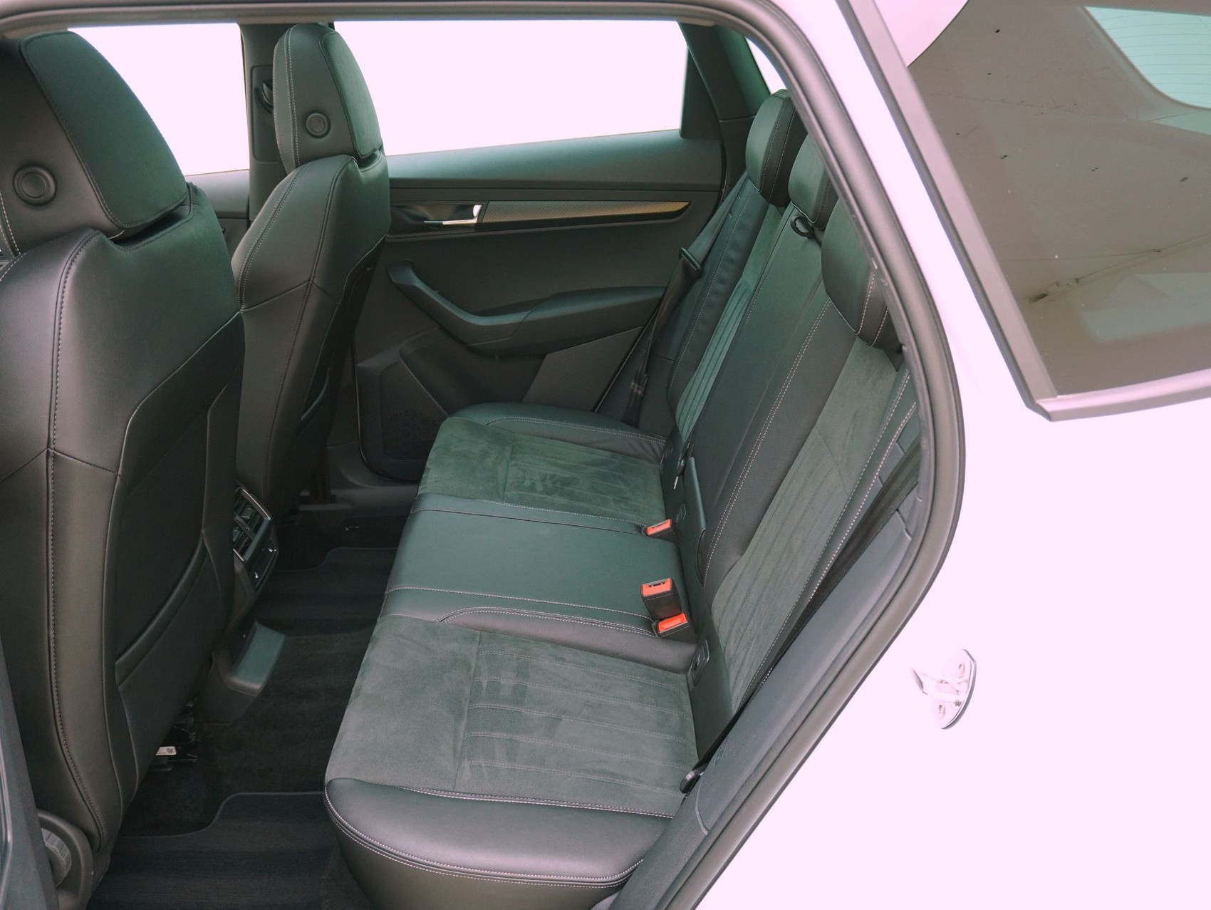 SKODA Karoq 2.0 TSI DSG Sport Line 4x4-image-11