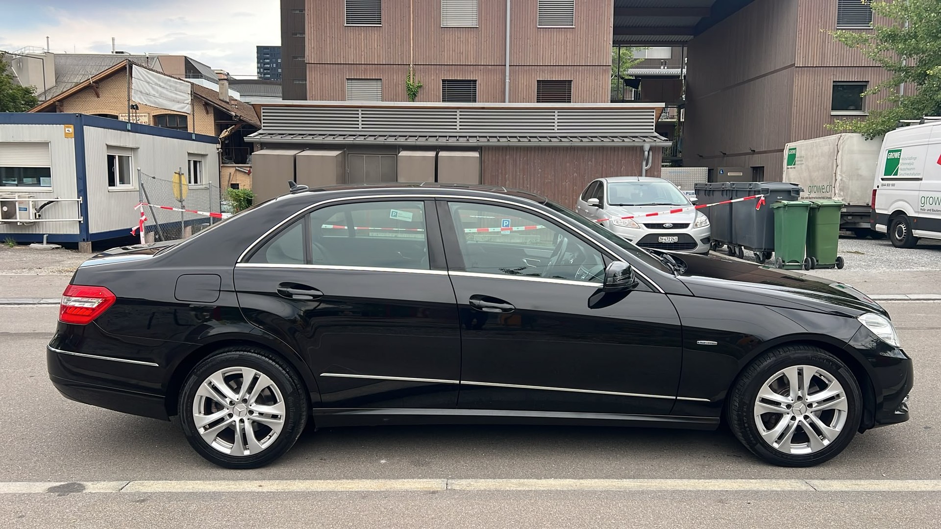 MERCEDES-BENZ E 350 CDI BlueEff. Avantgarde 4Matic 7G-Tronic-image-3