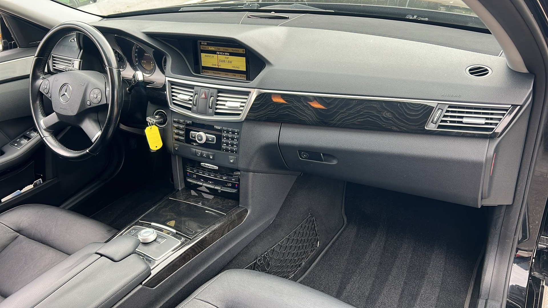 MERCEDES-BENZ E 350 CDI BlueEff. Avantgarde 4Matic 7G-Tronic-image-11
